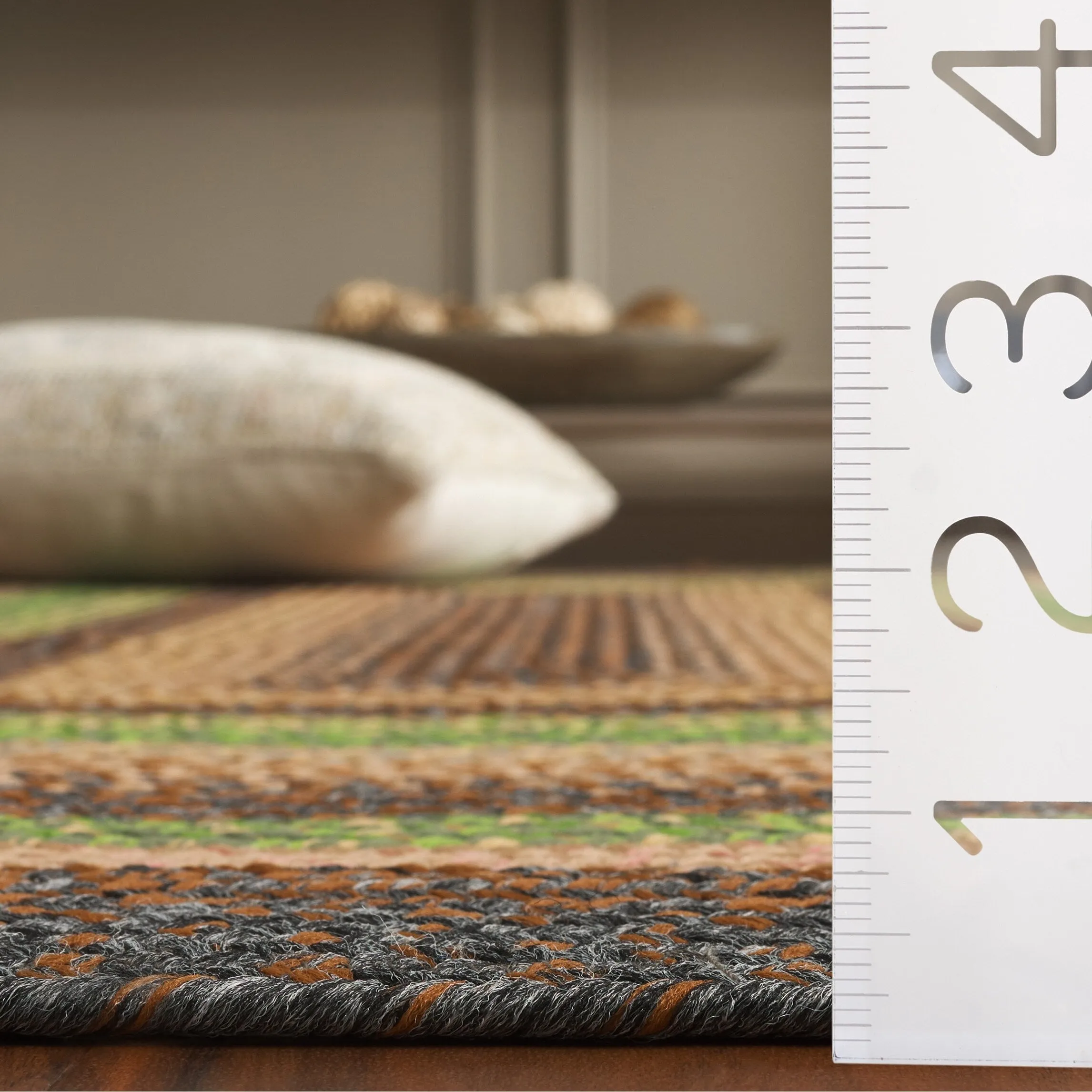 SAFAVIEH Handmade Braided Jivitza Country Rug