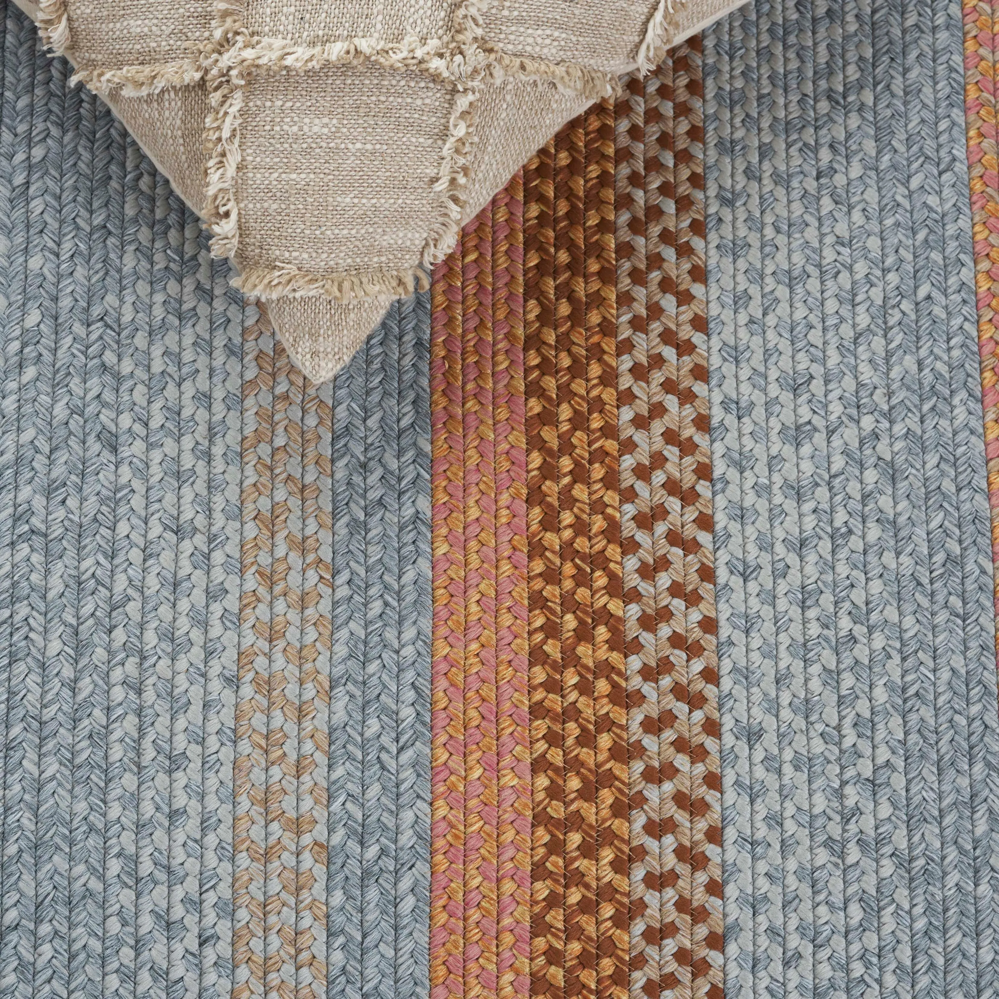 SAFAVIEH Handmade Braided Jivitza Country Rug