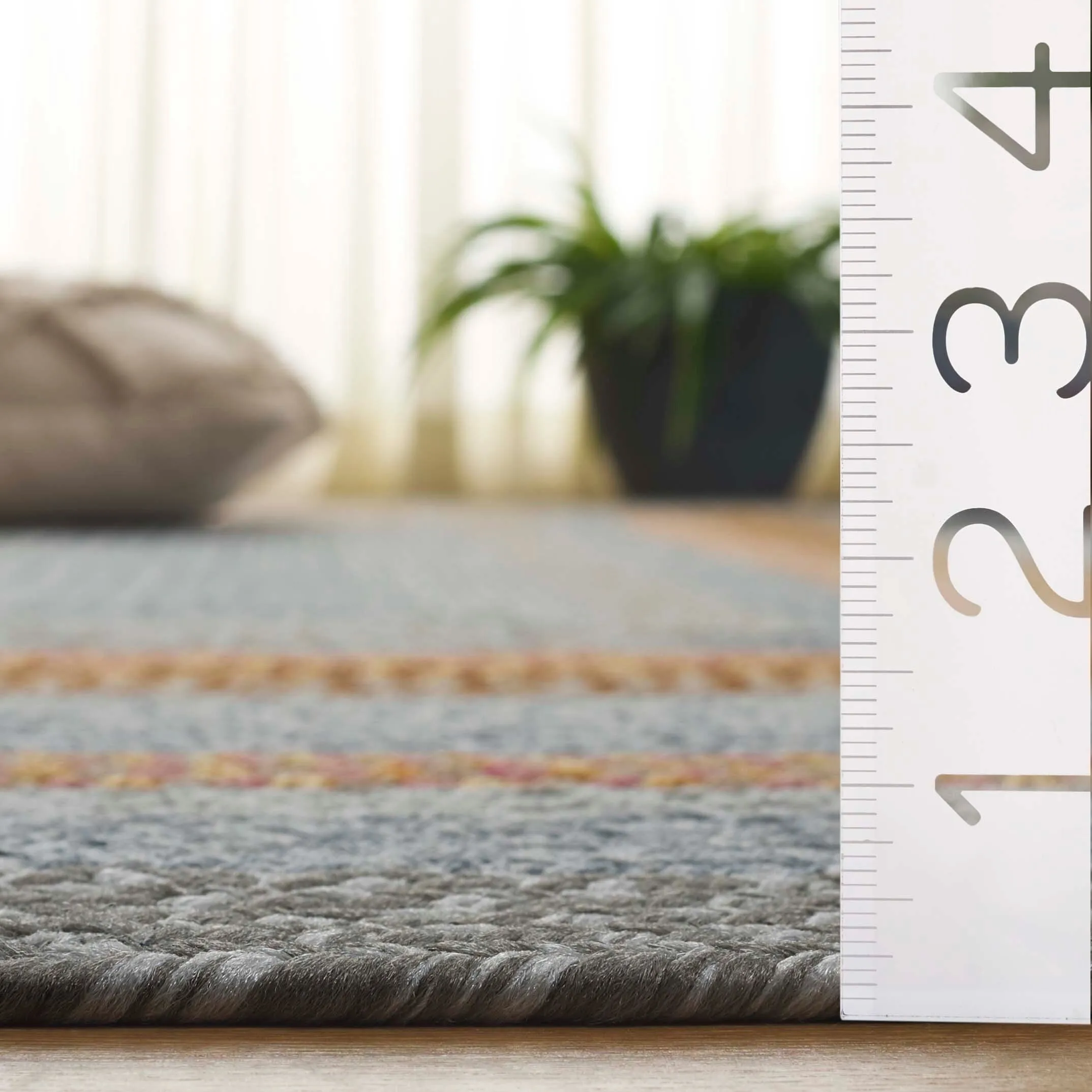 SAFAVIEH Handmade Braided Jivitza Country Rug