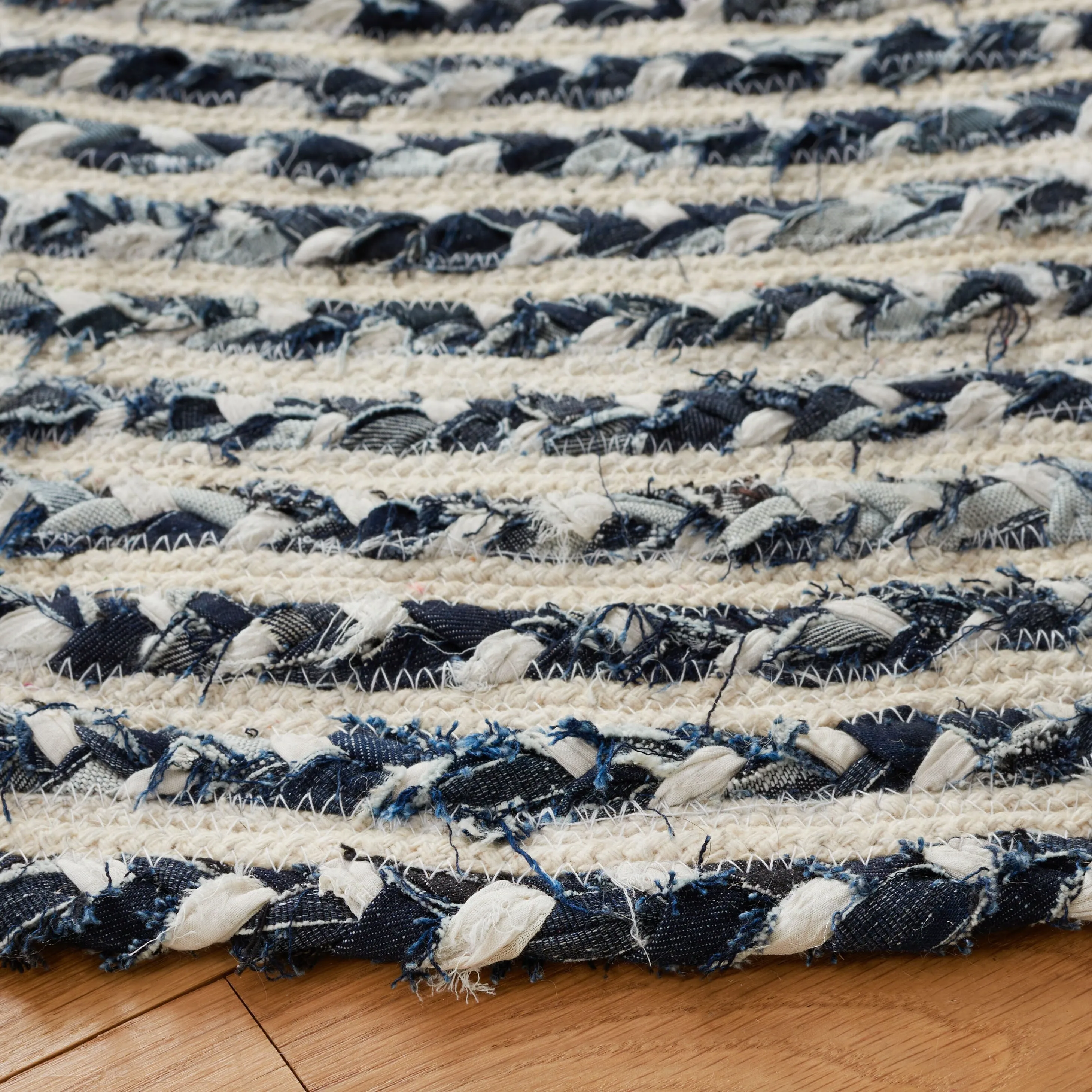 SAFAVIEH Handmade Braided Tadako Cotton Rug