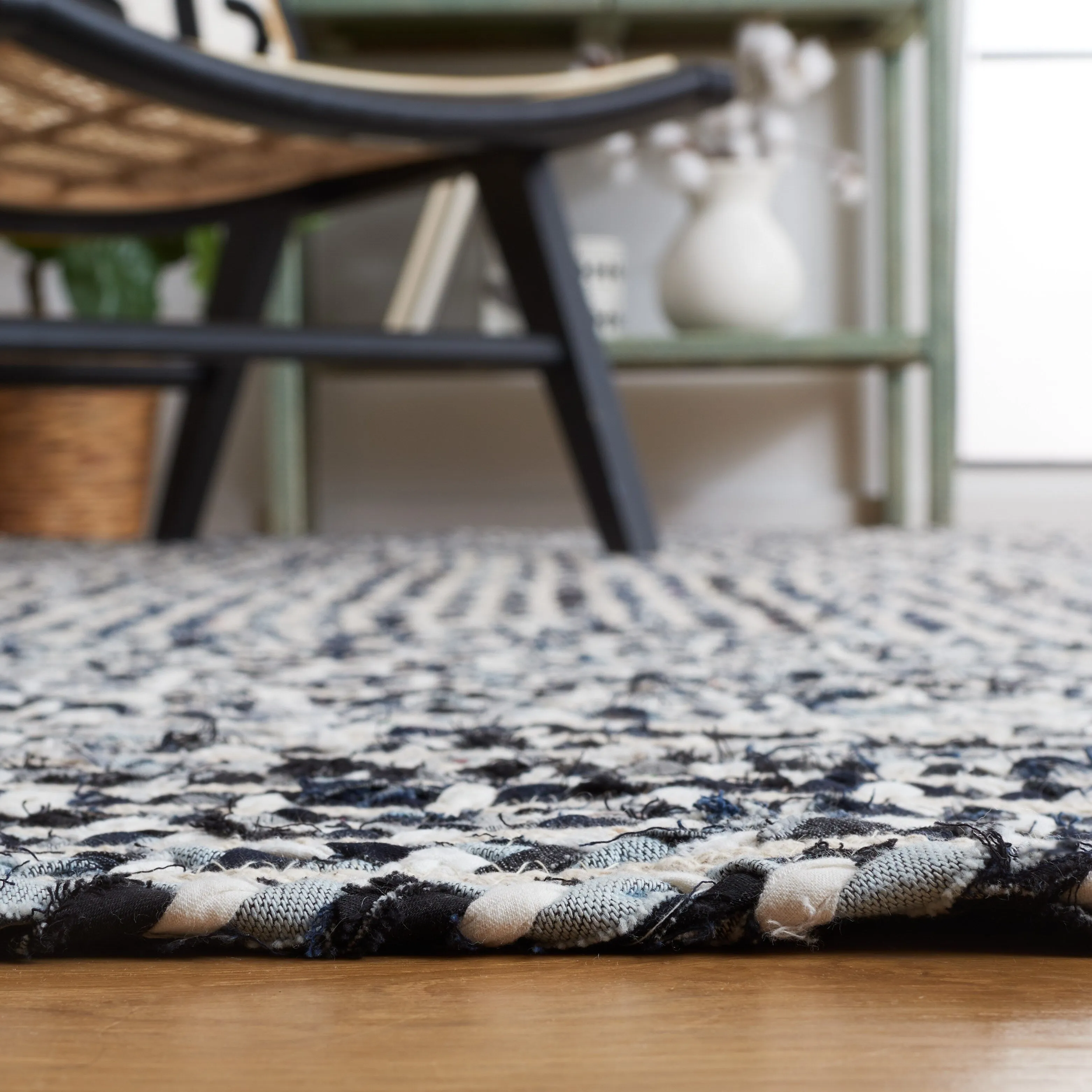 SAFAVIEH Handmade Braided Tadako Cotton Rug
