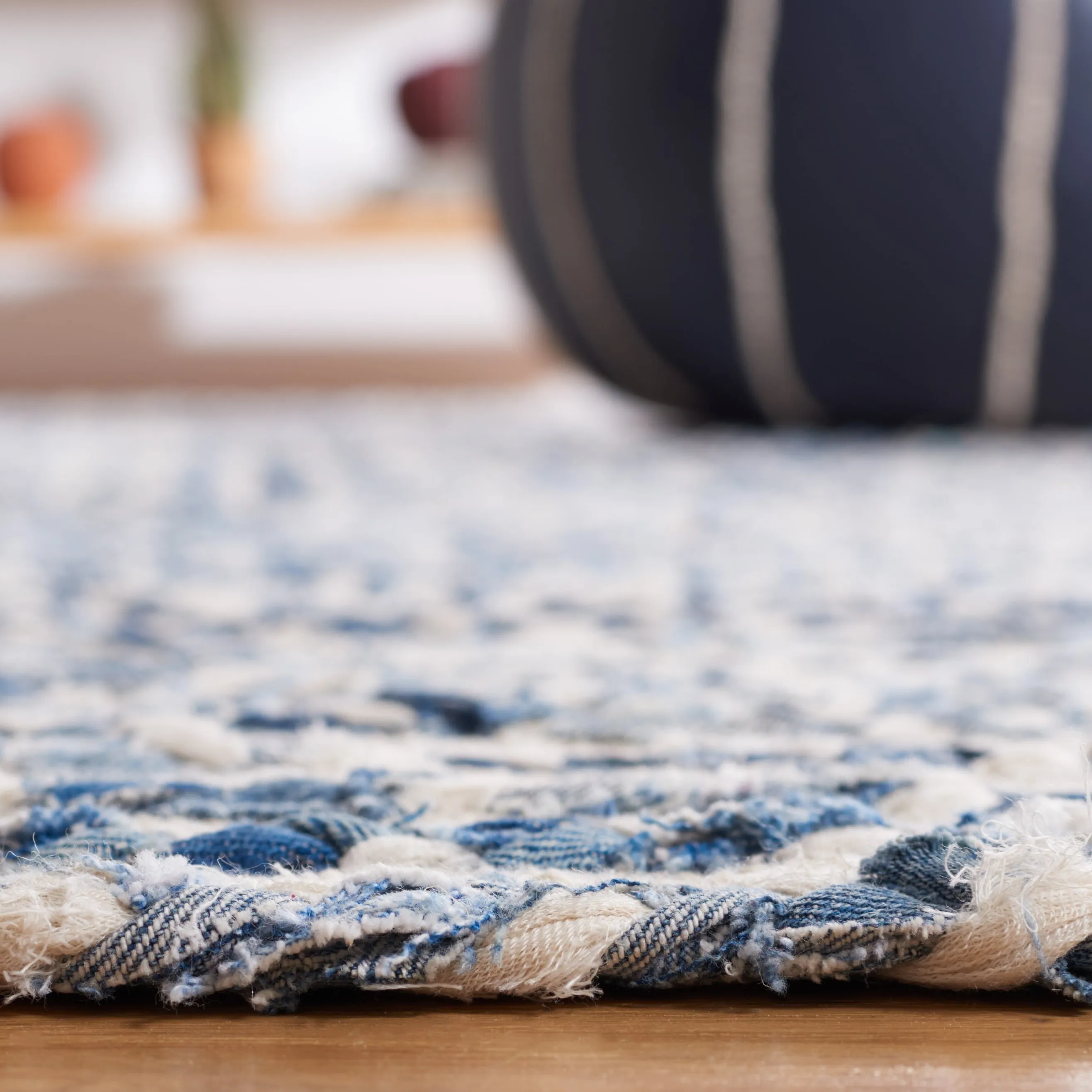 SAFAVIEH Handmade Braided Tadako Cotton Rug
