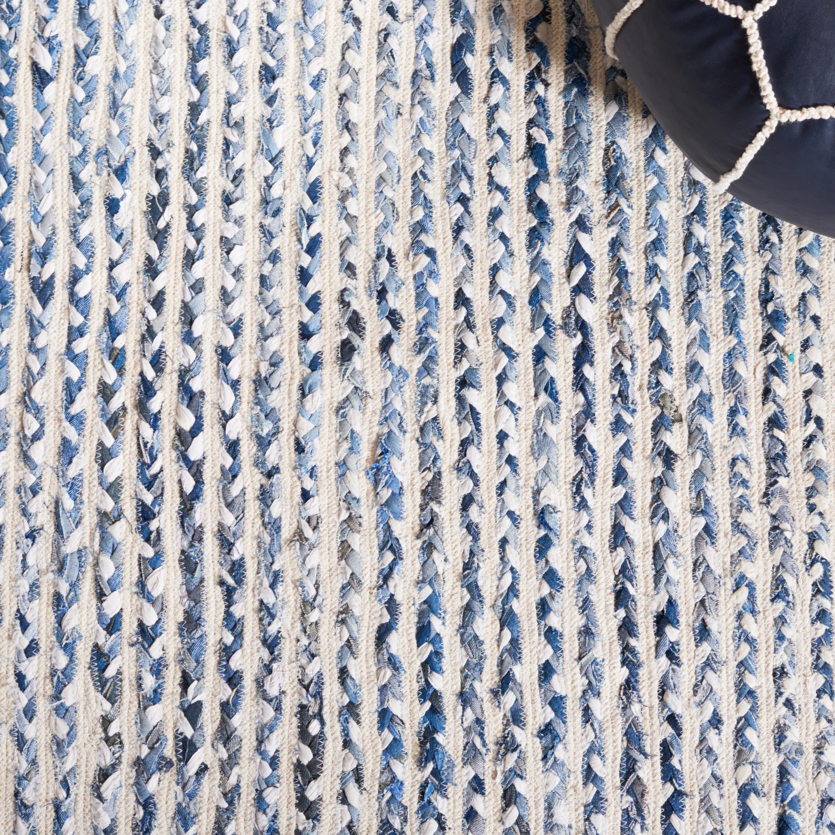 SAFAVIEH Handmade Braided Tadako Cotton Rug