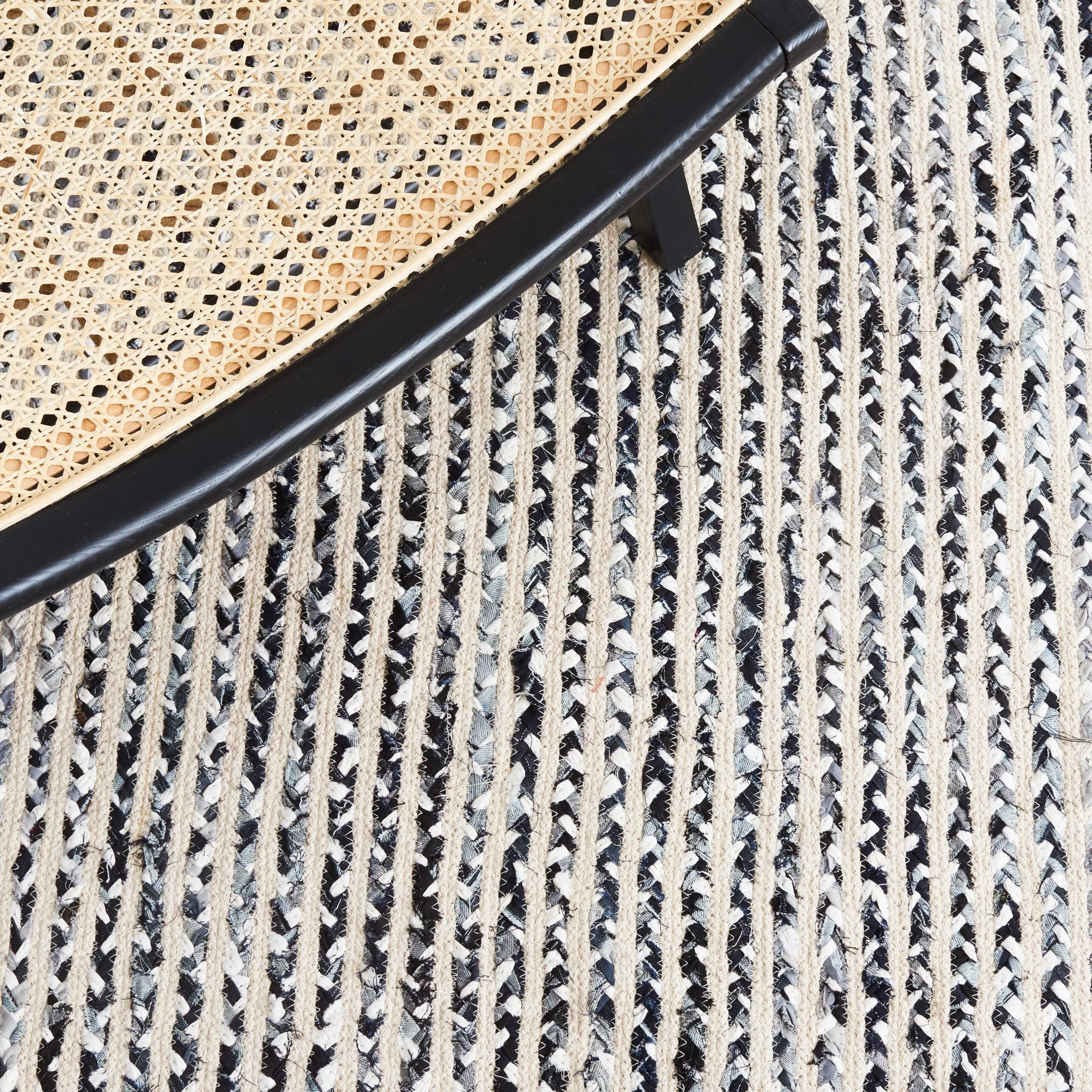 SAFAVIEH Handmade Braided Tadako Cotton Rug