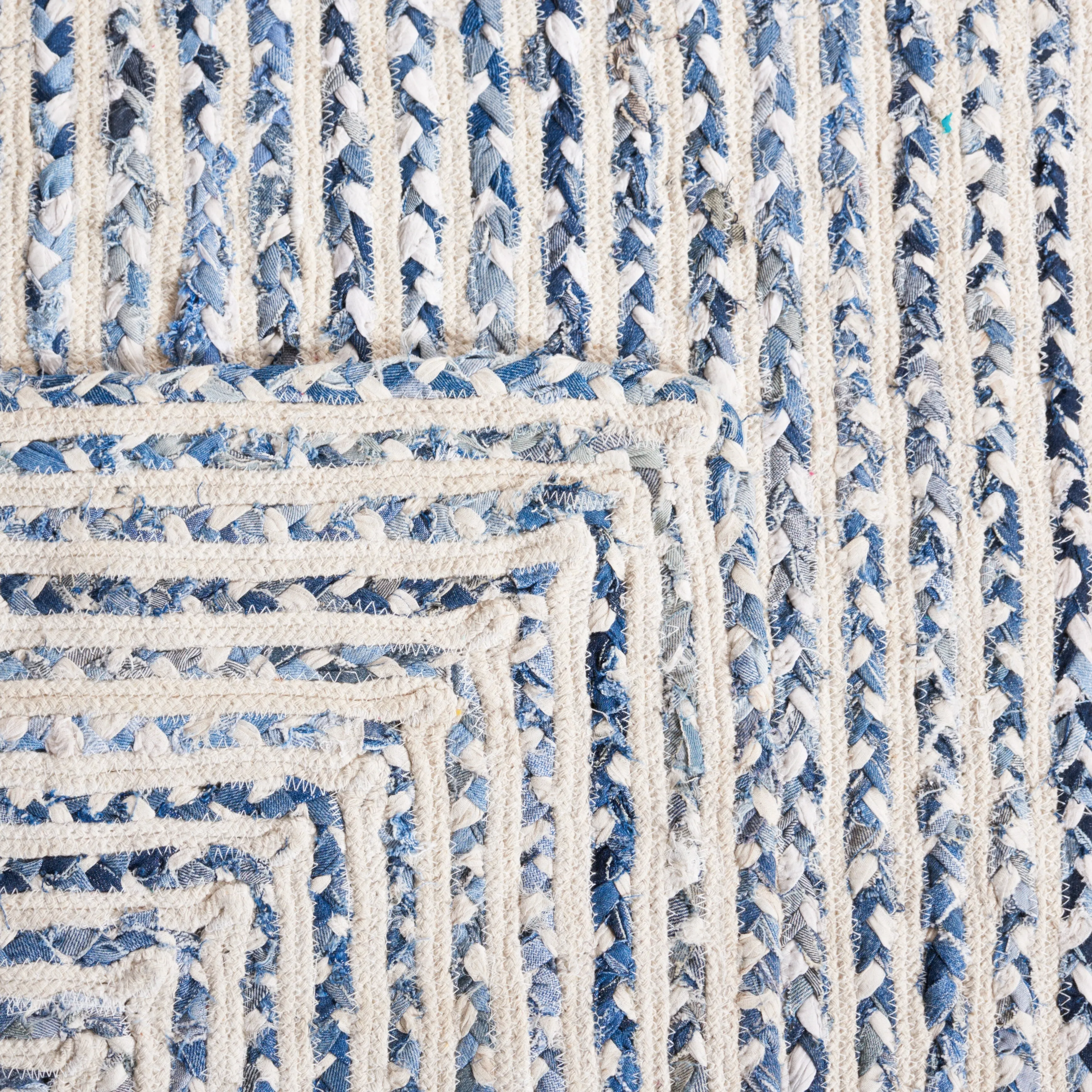SAFAVIEH Handmade Braided Tadako Cotton Rug