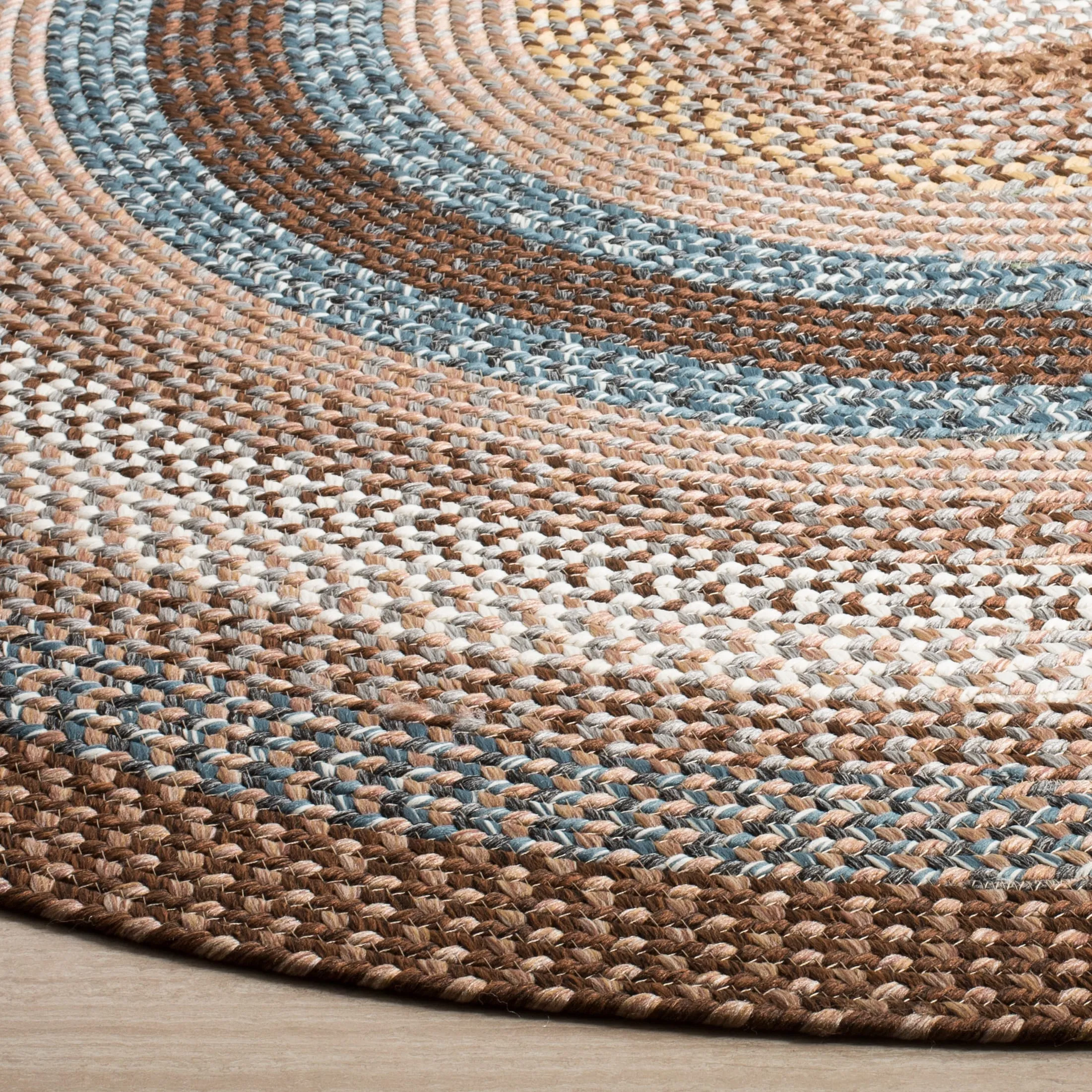 SAFAVIEH Handmade Braided Tomislava Country Rug