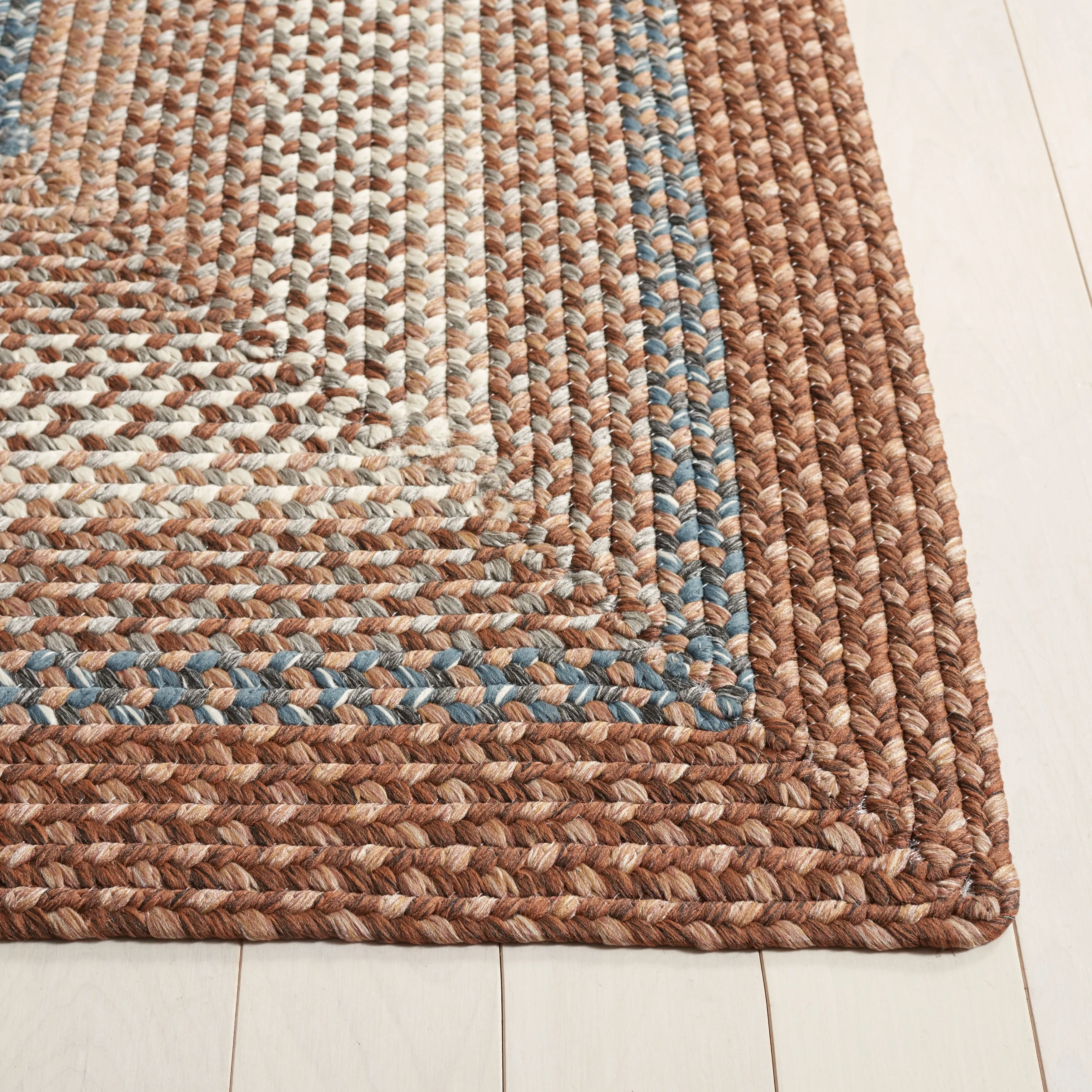 SAFAVIEH Handmade Braided Tomislava Country Rug
