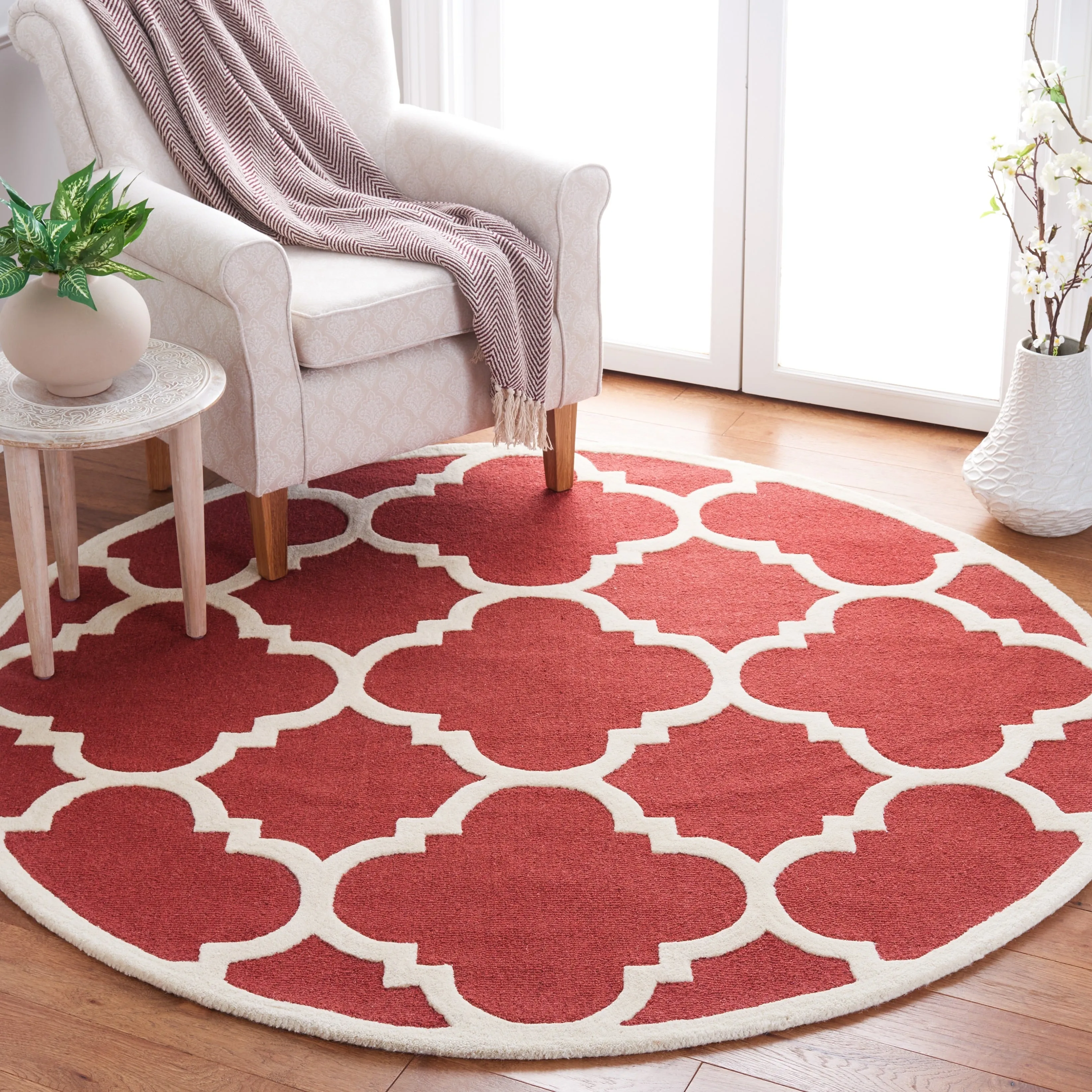 SAFAVIEH Handmade Cambridge Gullveig Modern Moroccan Wool Rug