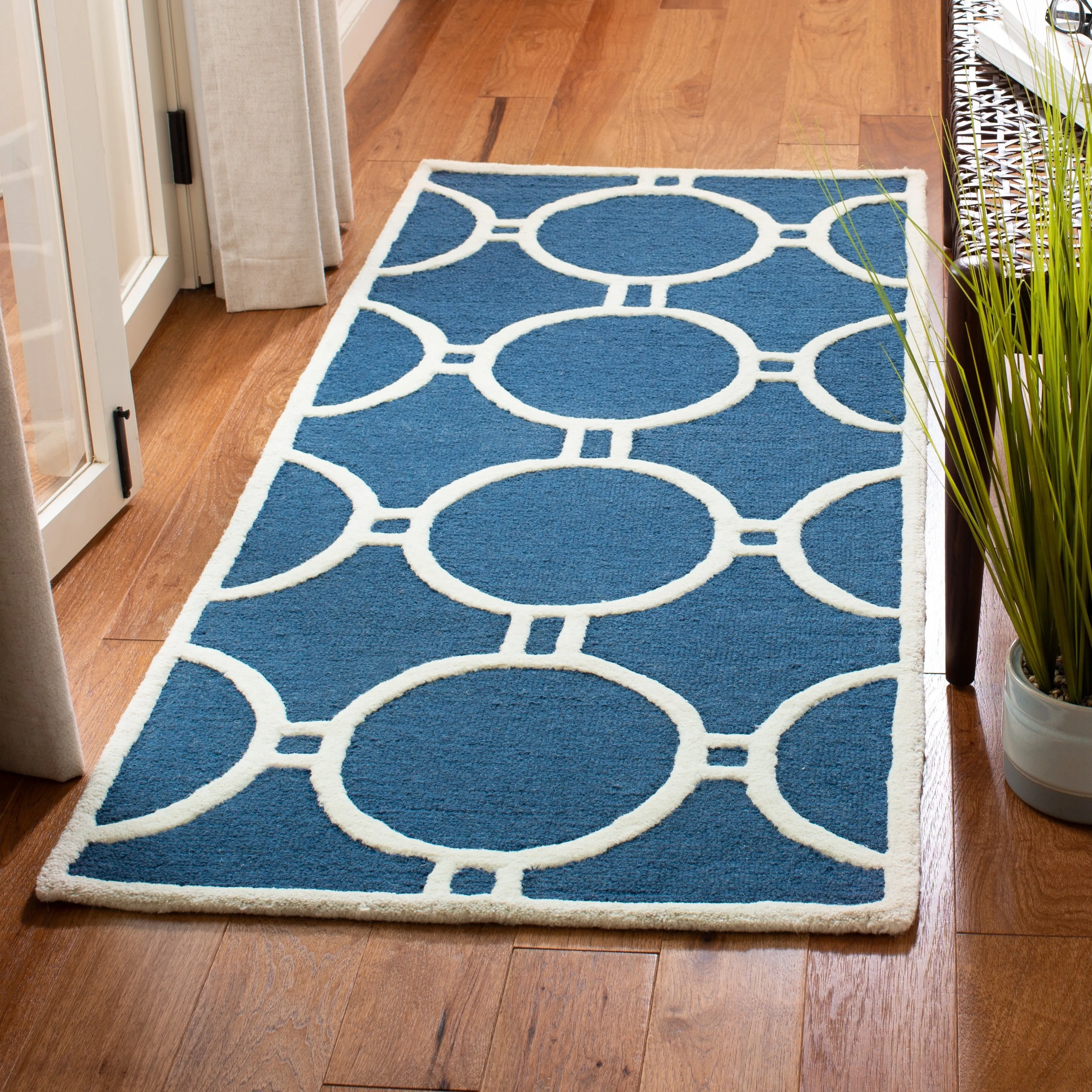 SAFAVIEH Handmade Cambridge Nurije Modern Moroccan Wool Rug