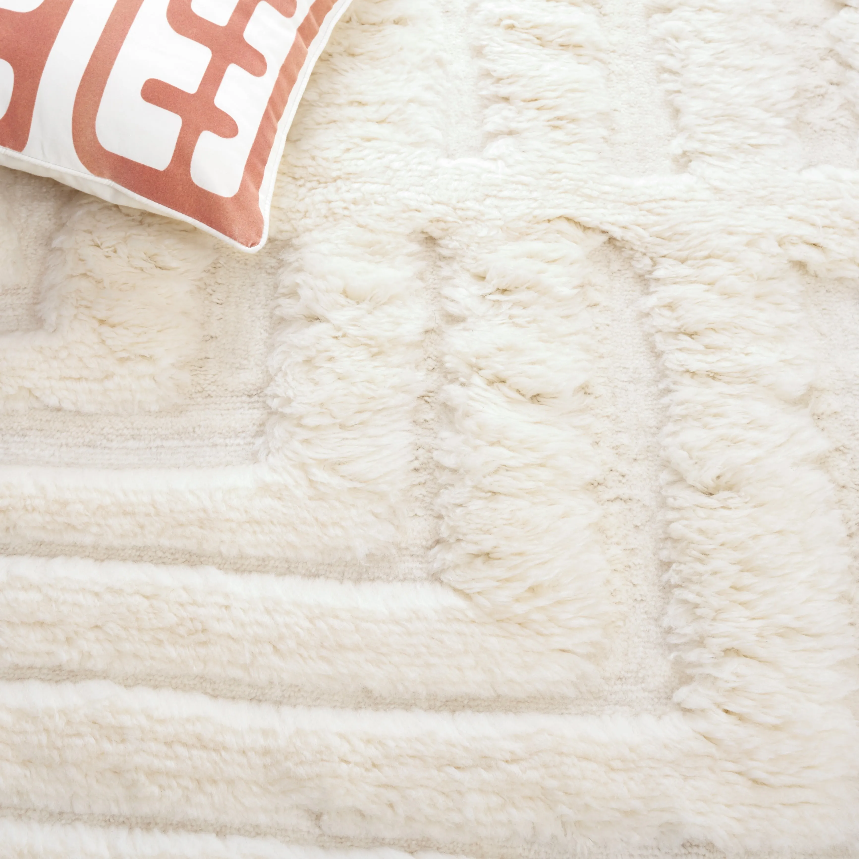 SAFAVIEH Handmade Casablanca Appoline Shag Wool Rug