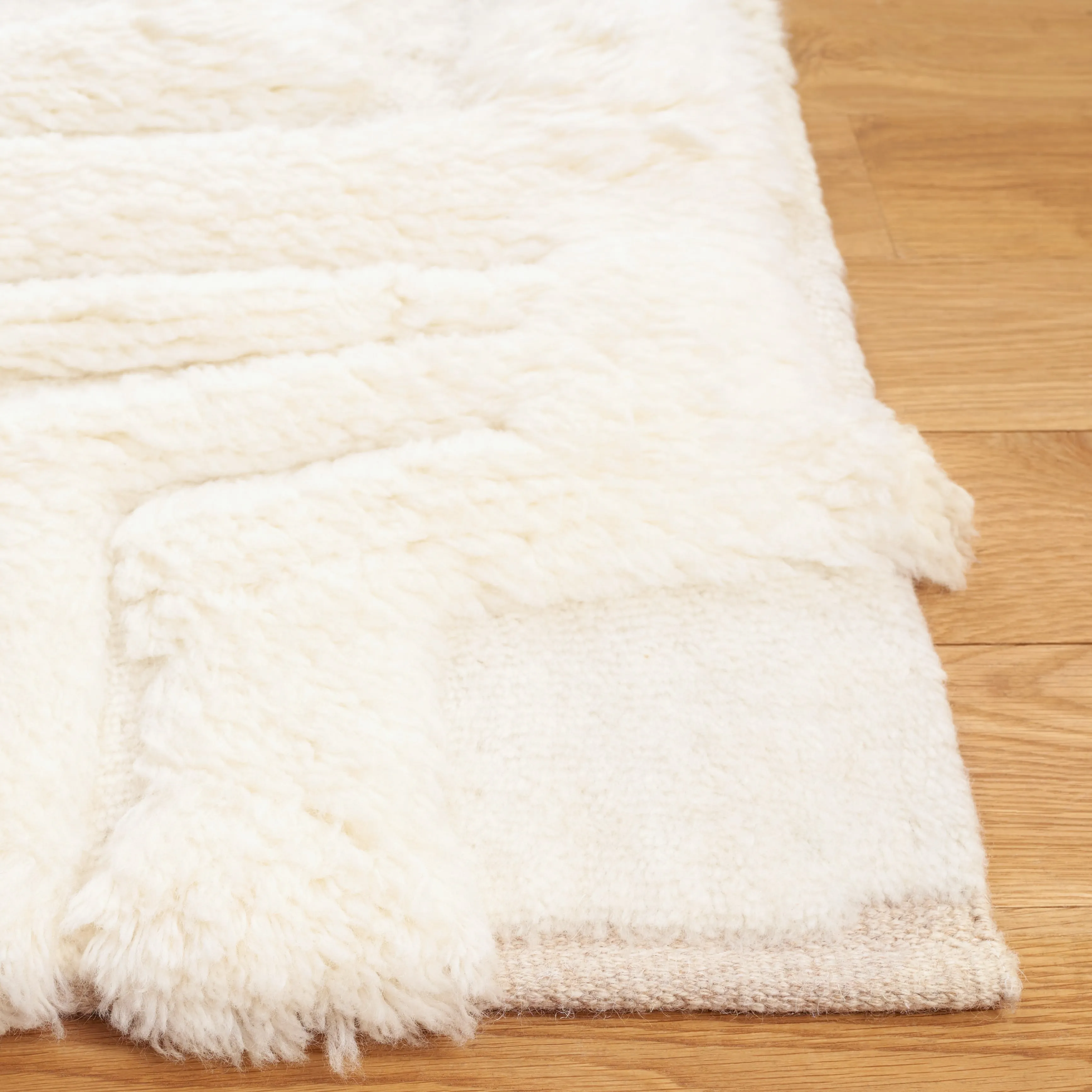 SAFAVIEH Handmade Casablanca Appoline Shag Wool Rug