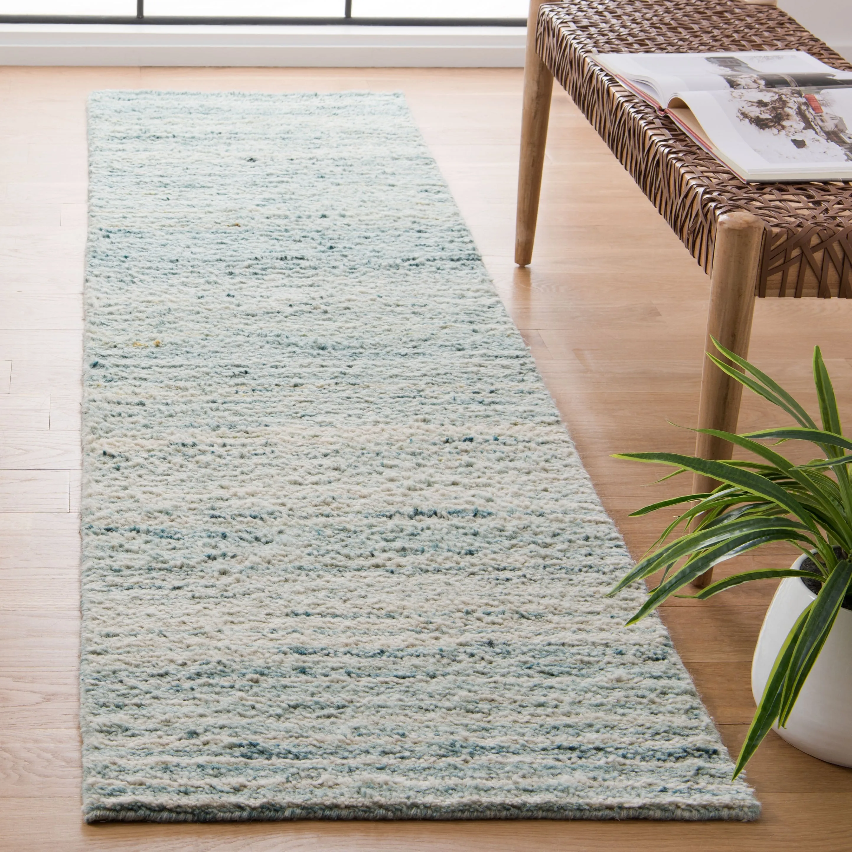 SAFAVIEH Handmade Casablanca Pierrine Wool Rug