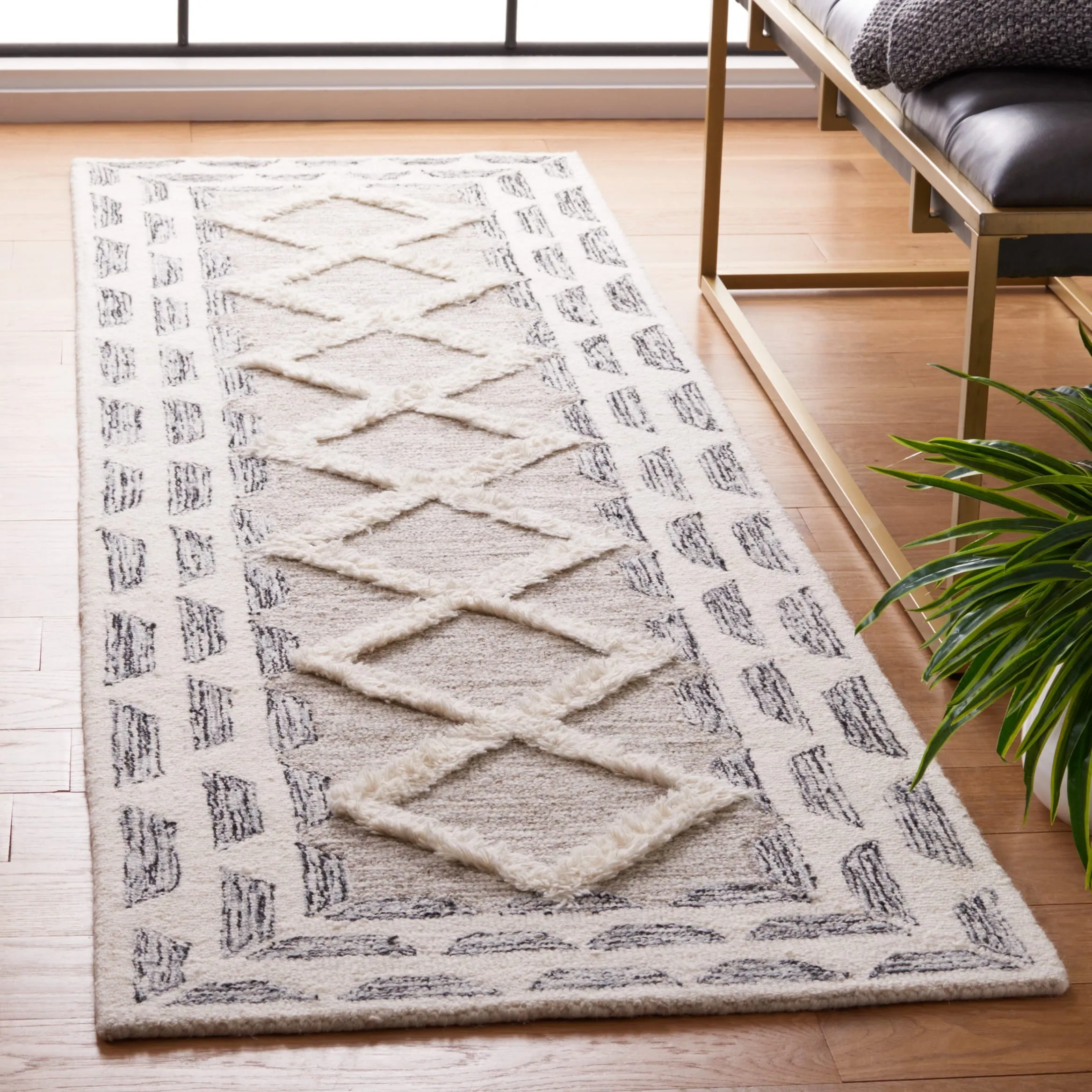 SAFAVIEH Handmade Casablanca Tanina Wool Rug