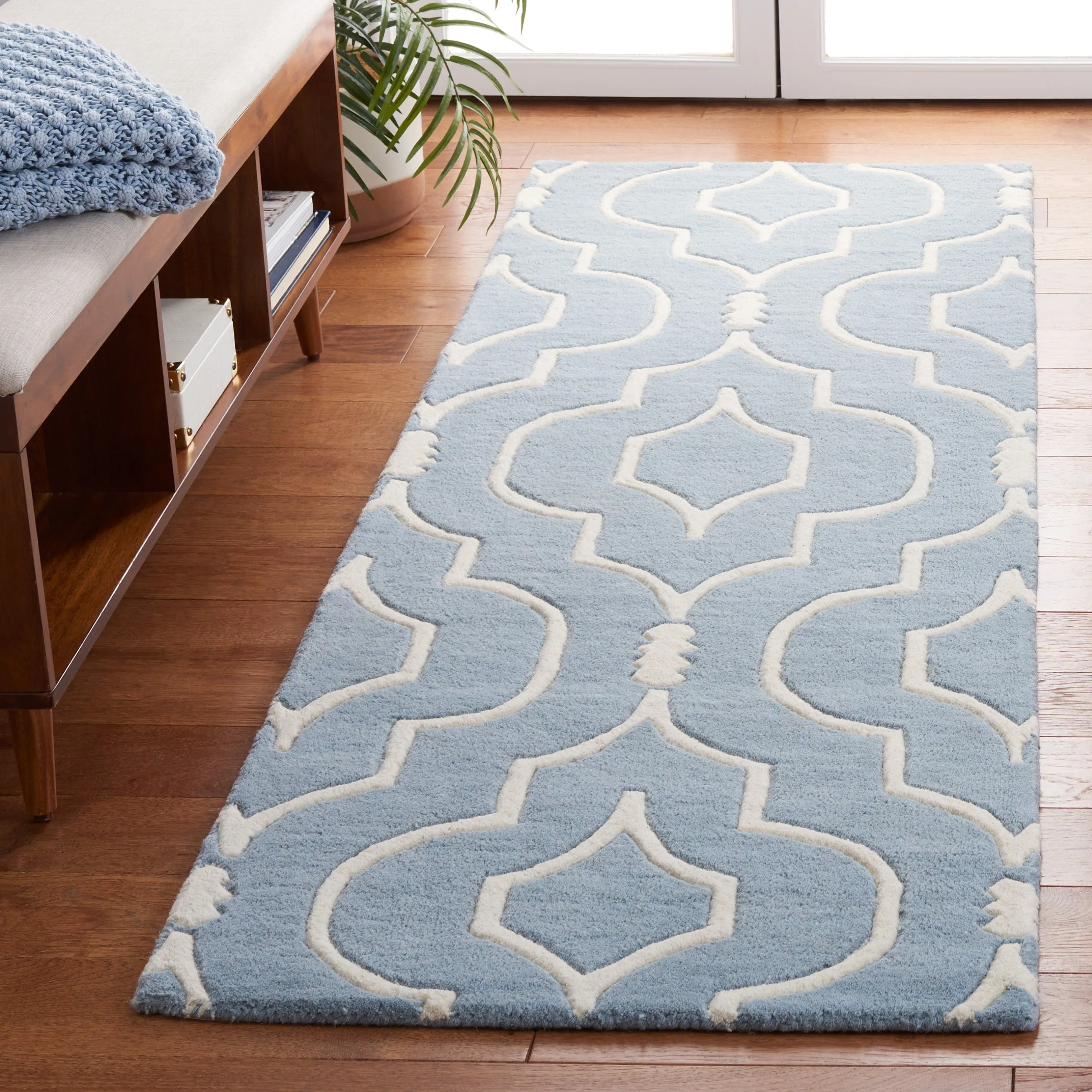 SAFAVIEH Handmade Chatham Cvetka Modern Moroccan Wool Rug