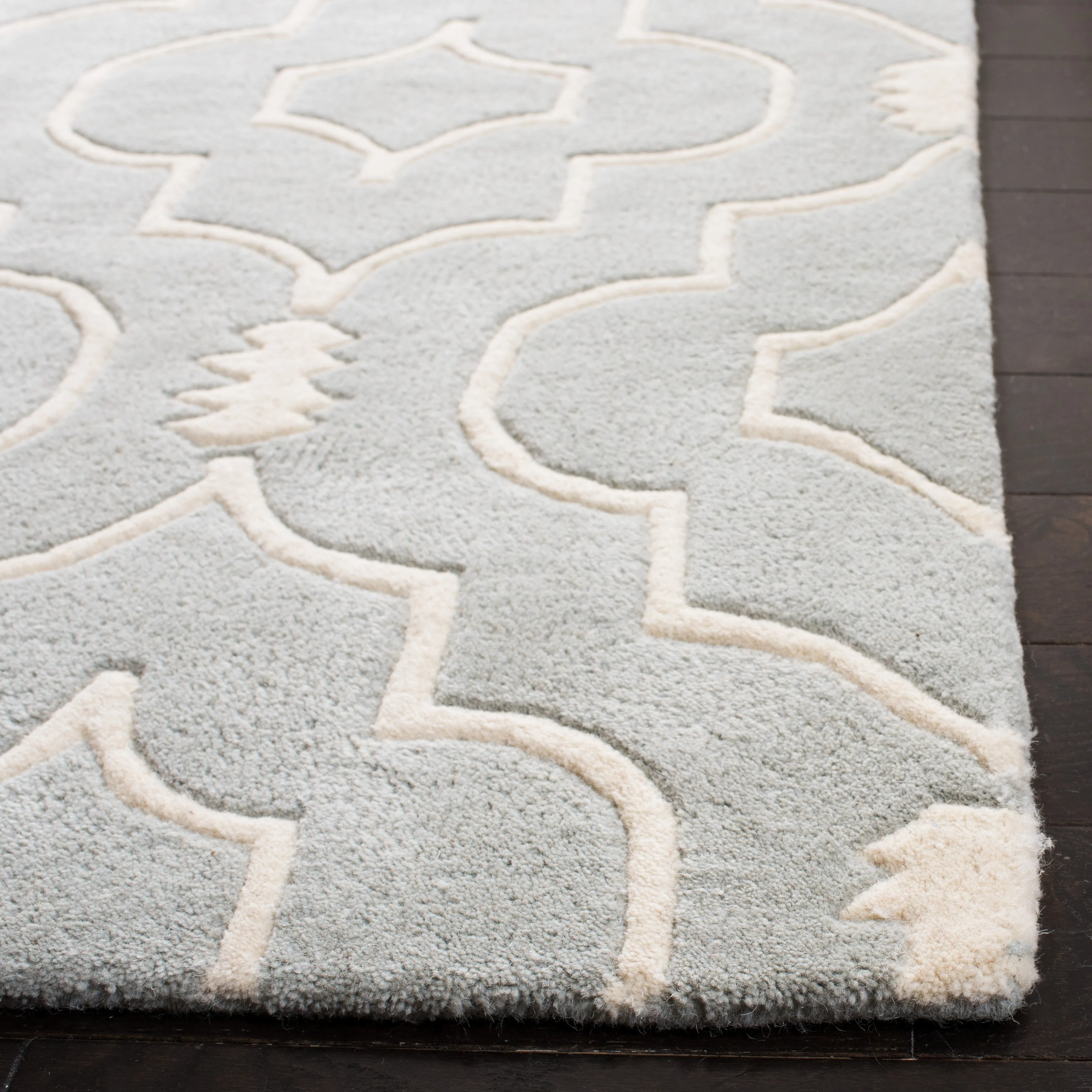 SAFAVIEH Handmade Chatham Cvetka Modern Moroccan Wool Rug