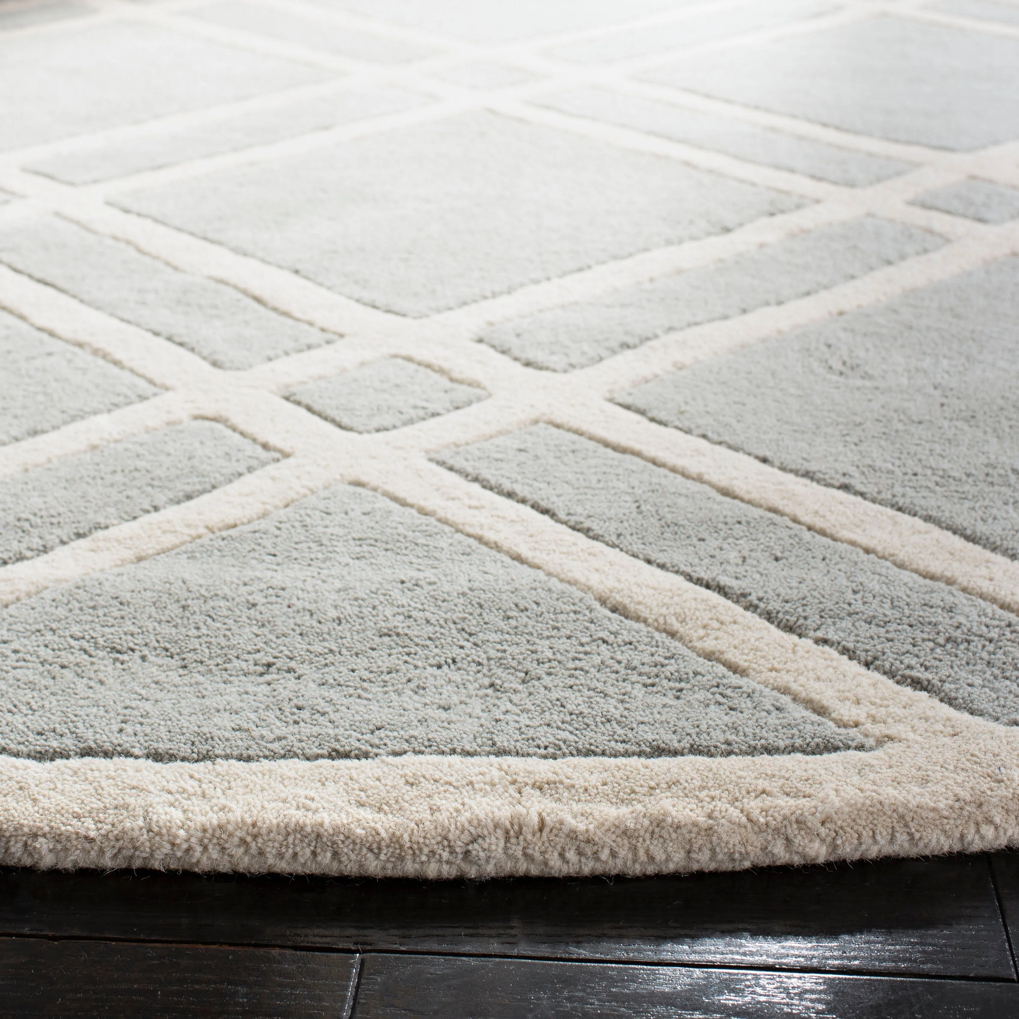 SAFAVIEH Handmade Chatham Geronda Modern Moroccan Wool Rug