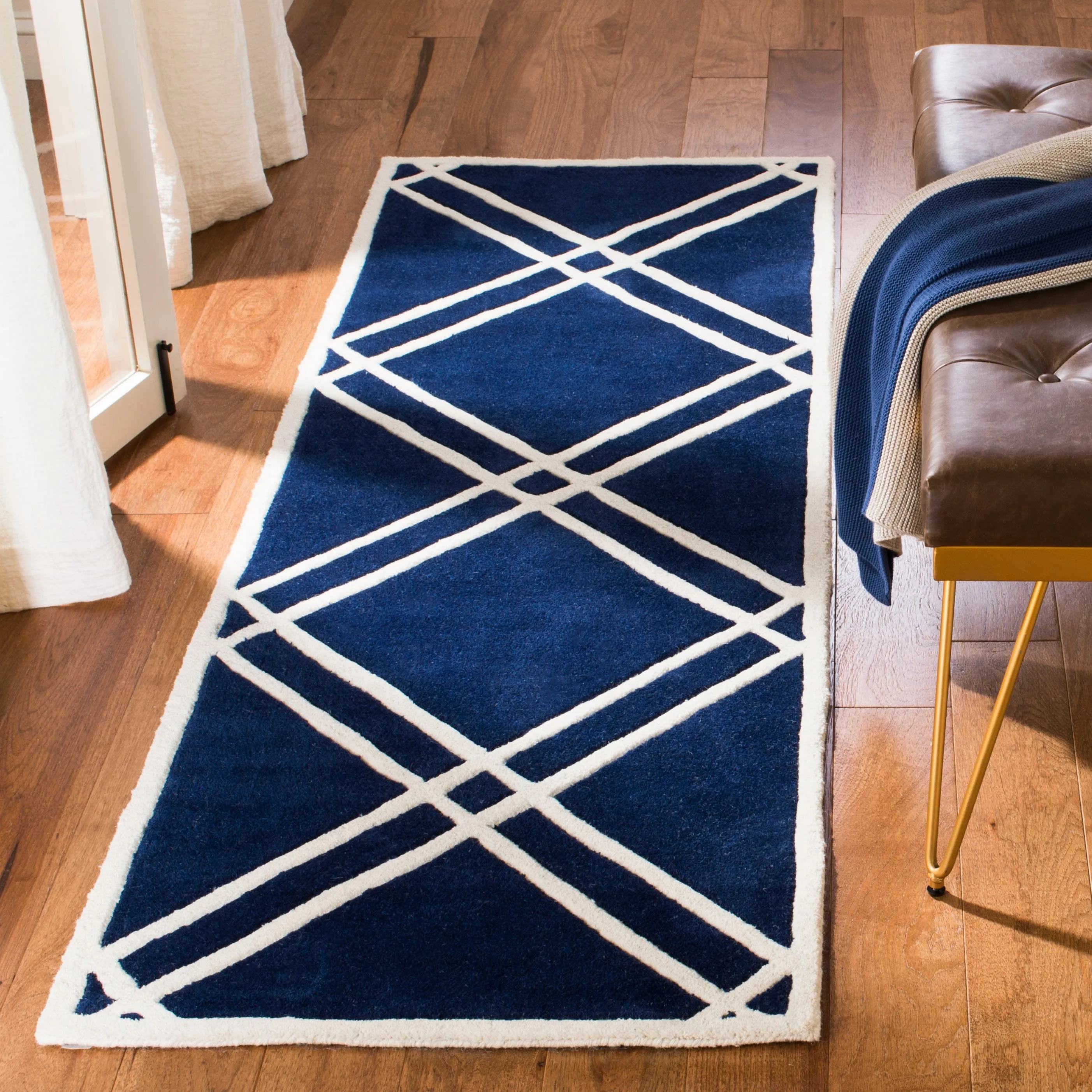SAFAVIEH Handmade Chatham Geronda Modern Moroccan Wool Rug