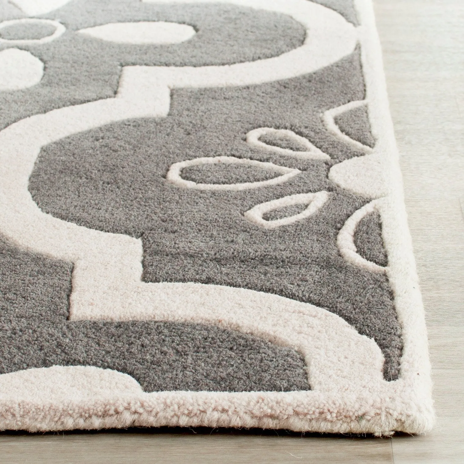 SAFAVIEH Handmade Chatham Pairlee Moroccan Wool Rug - Dark Grey/Ivory - 2' 3 x 7'