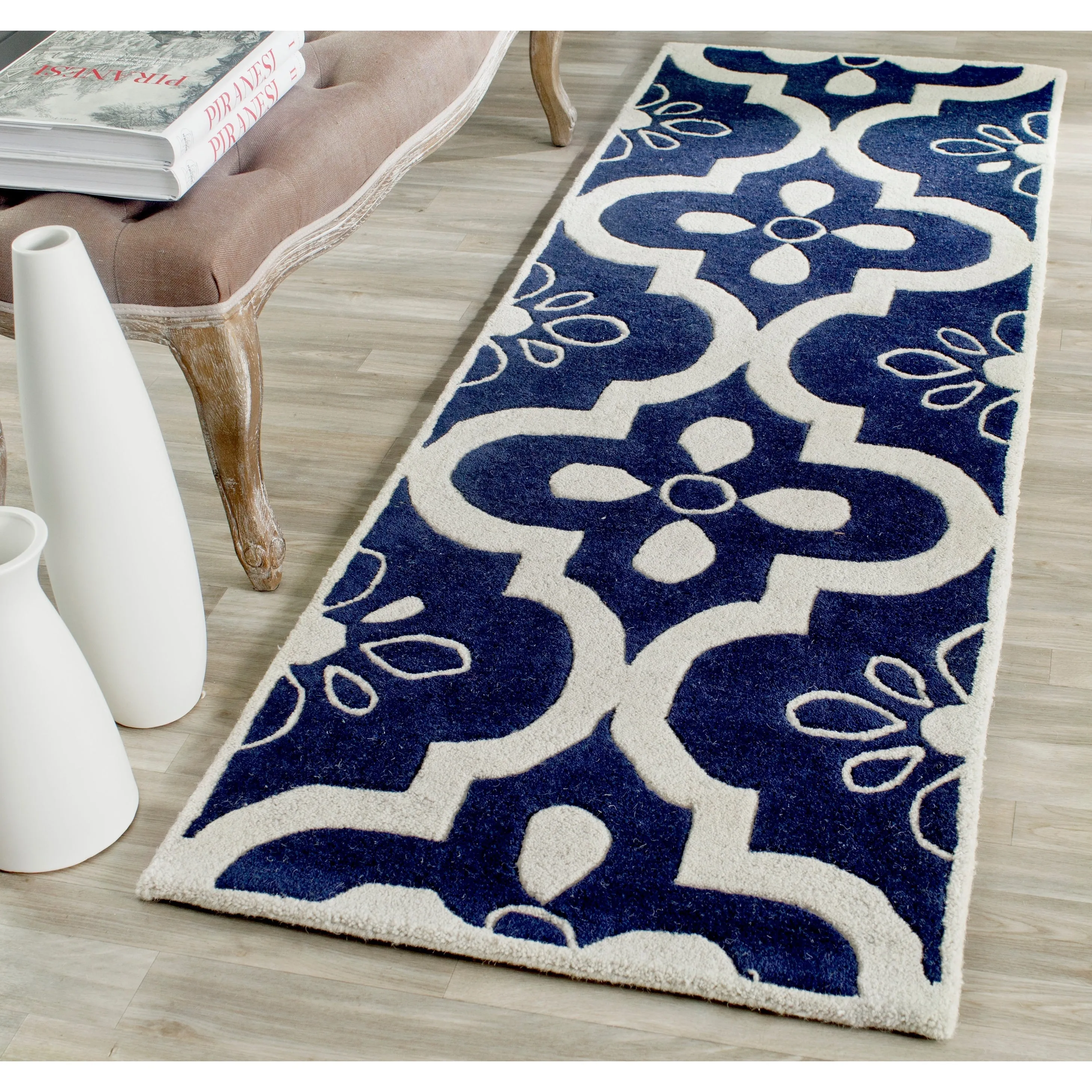 SAFAVIEH Handmade Chatham Swaantje Moroccan Wool Rug