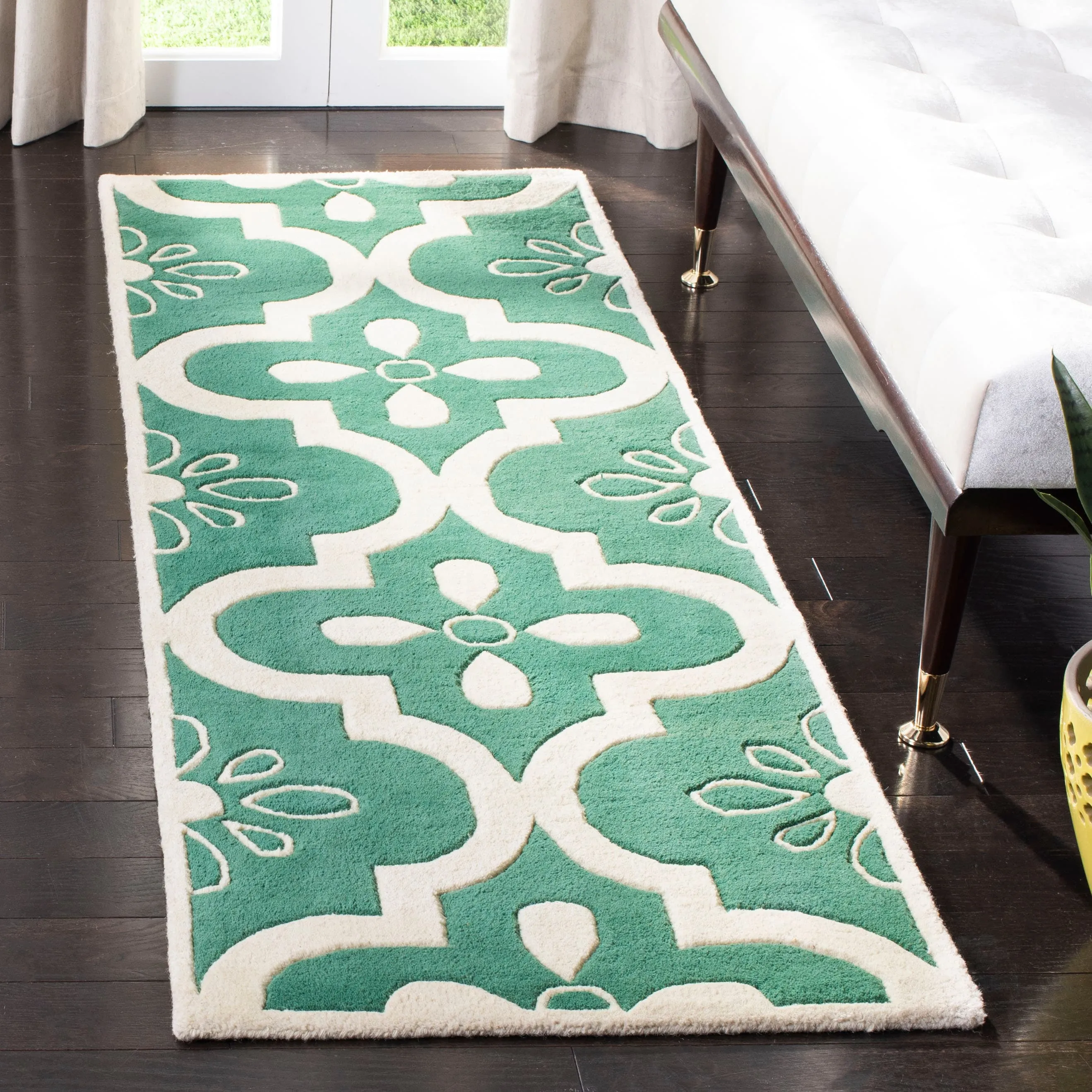SAFAVIEH Handmade Chatham Swaantje Moroccan Wool Rug