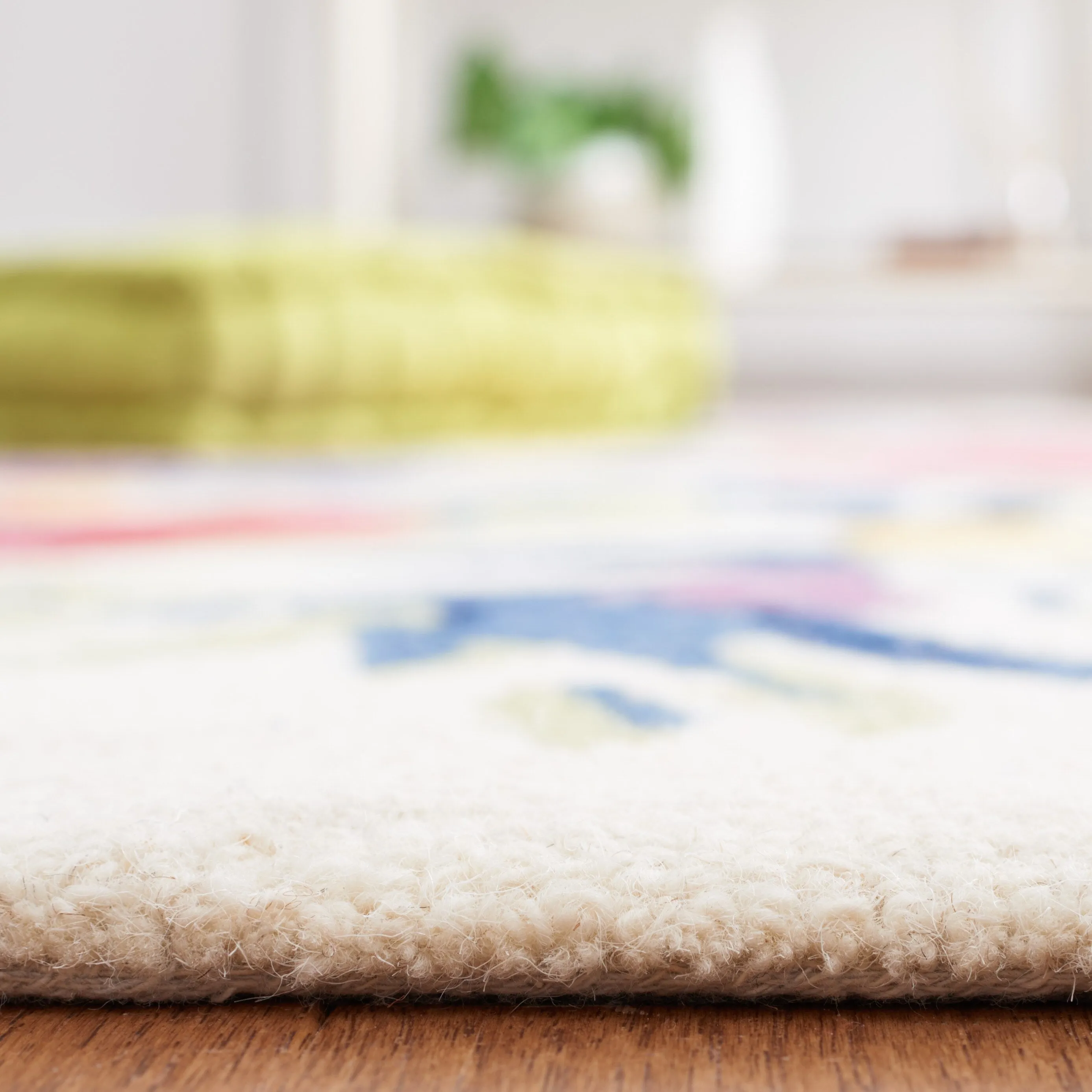 SAFAVIEH Handmade Chelsea Astronomy Floral Wool Rug