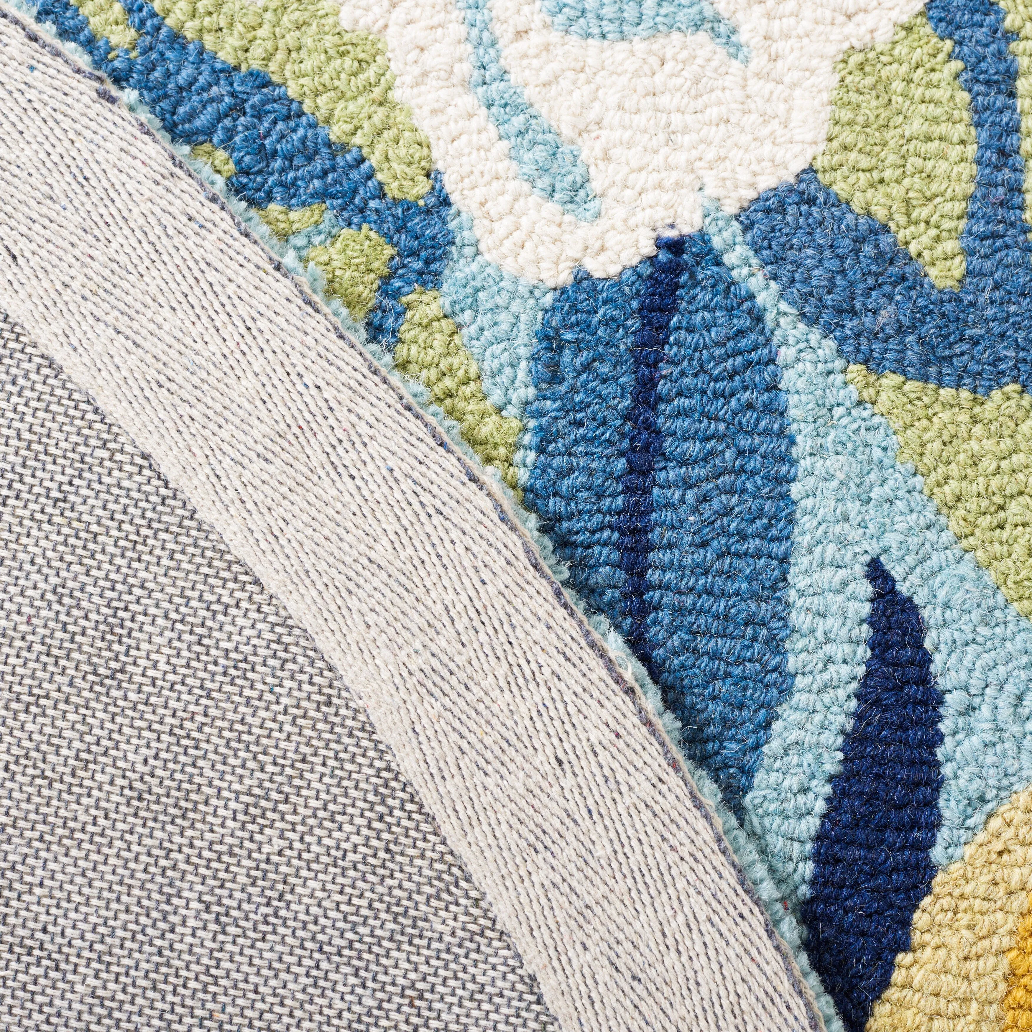 SAFAVIEH Handmade Chelsea Astronomy Floral Wool Rug