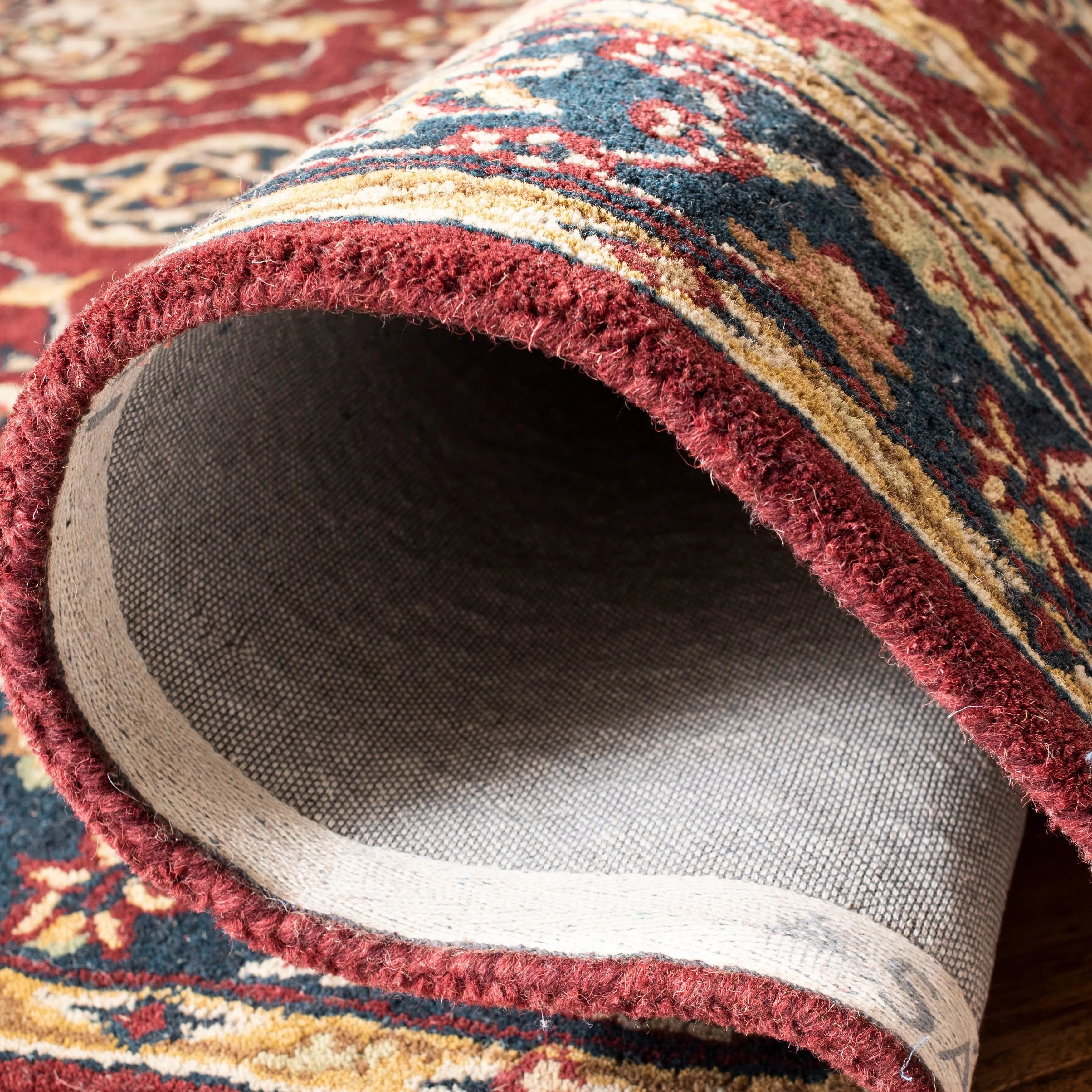 SAFAVIEH Handmade Classic Gordana Traditional Oriental Wool Rug