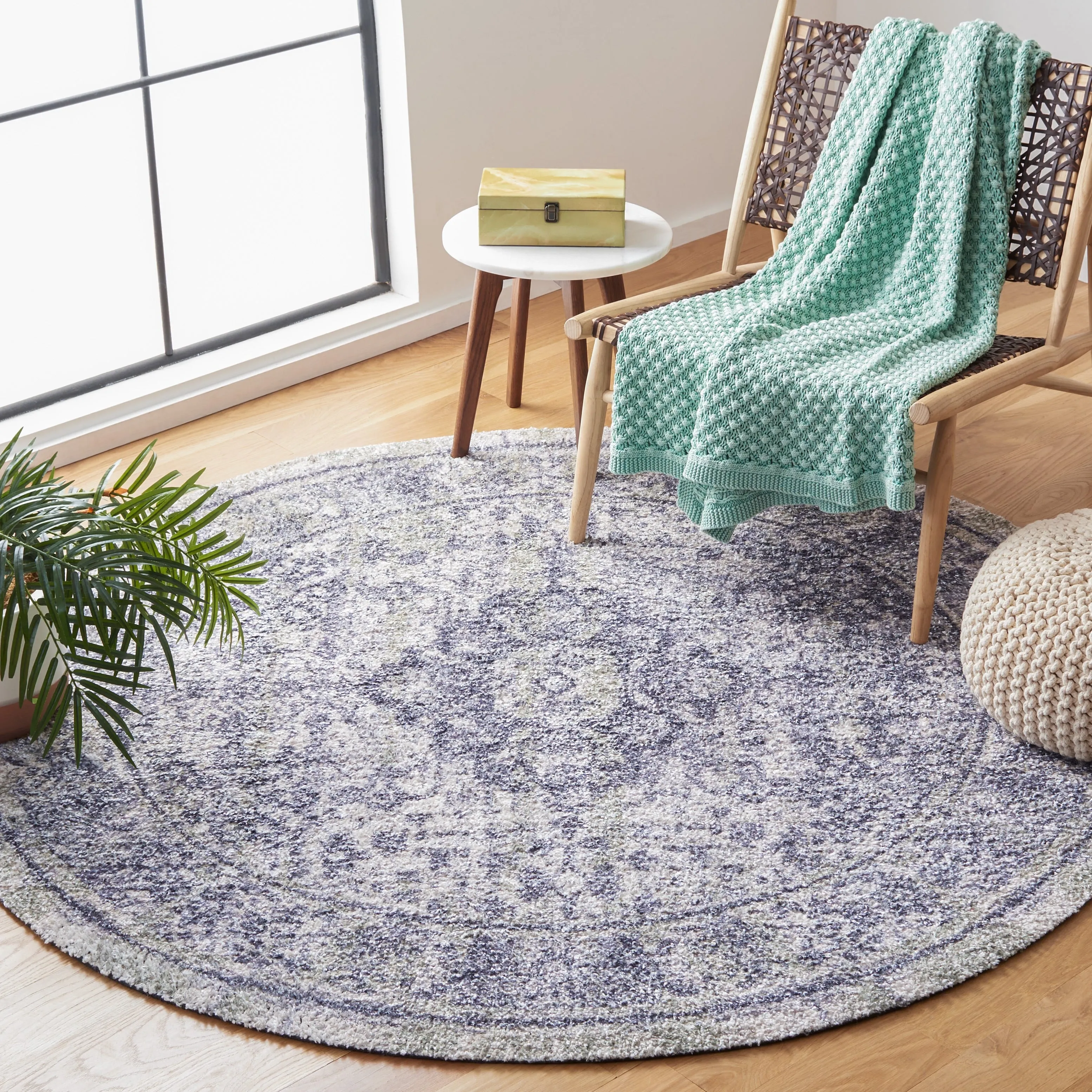SAFAVIEH Handmade Classic Vintage Laia Transitional Polyester Rug