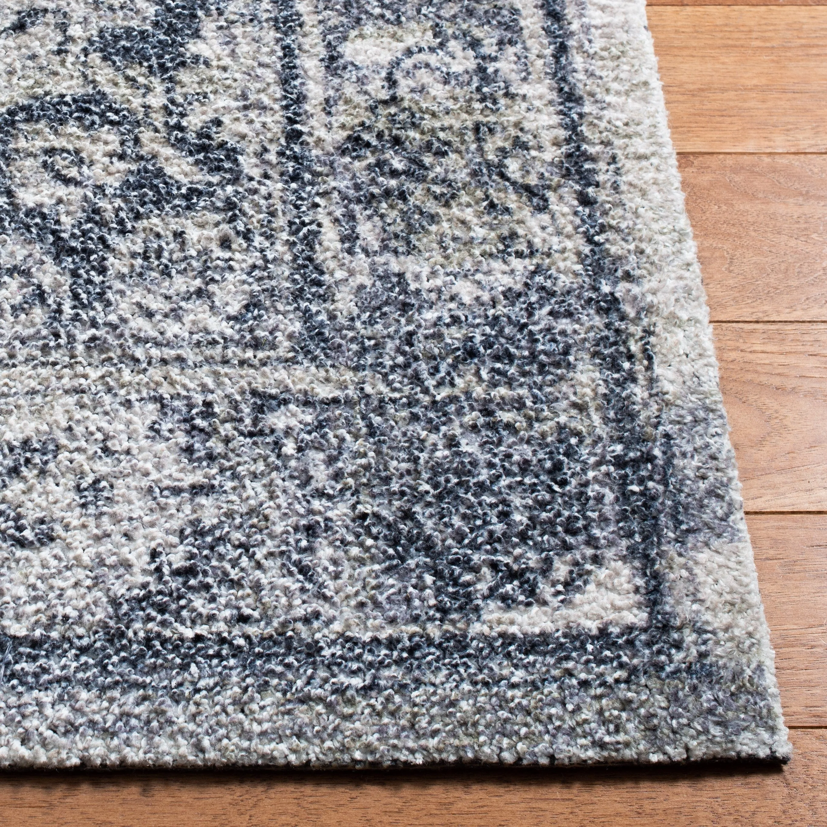 SAFAVIEH Handmade Classic Vintage Laia Transitional Polyester Rug