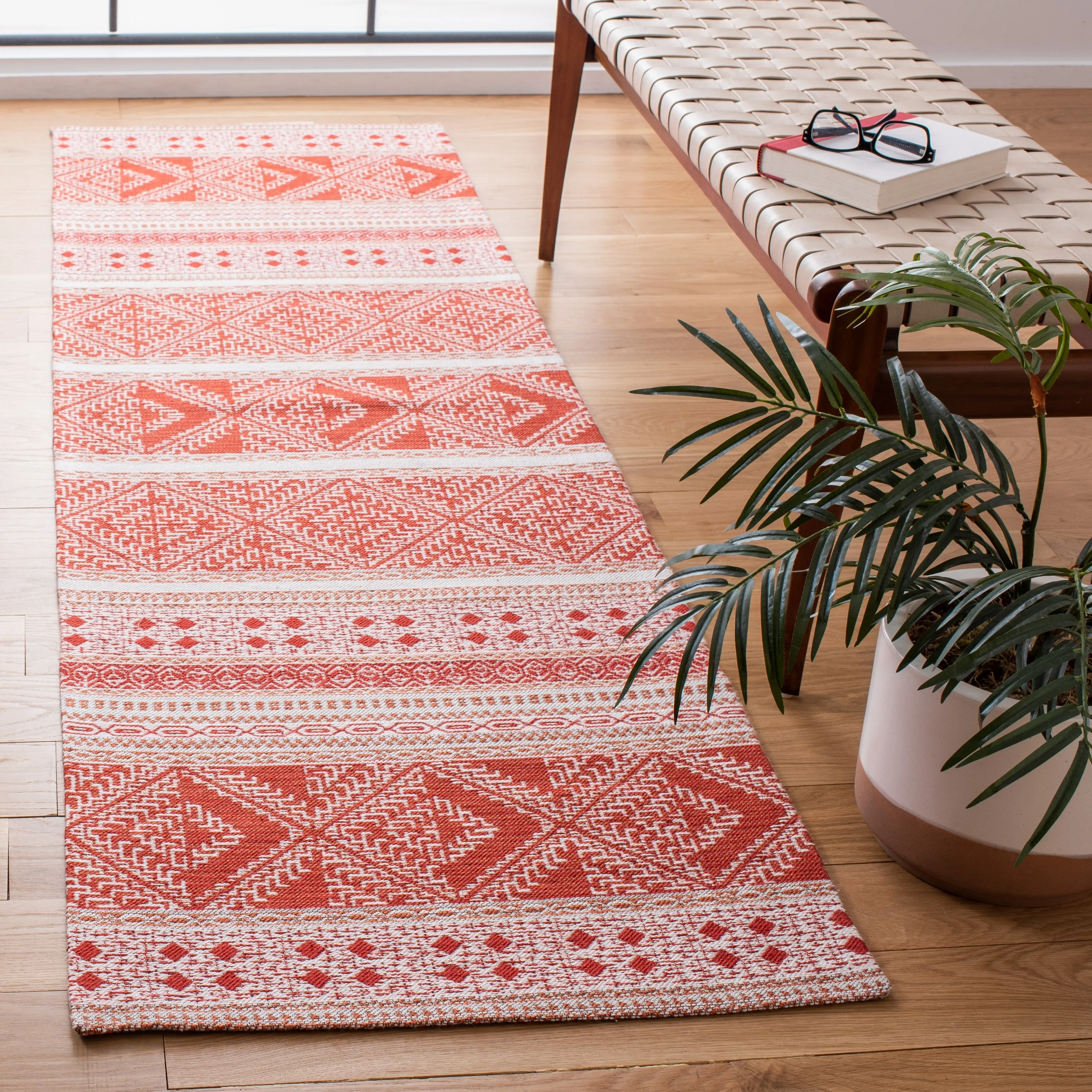 SAFAVIEH Handmade Classic Vintage Suhasini Rug