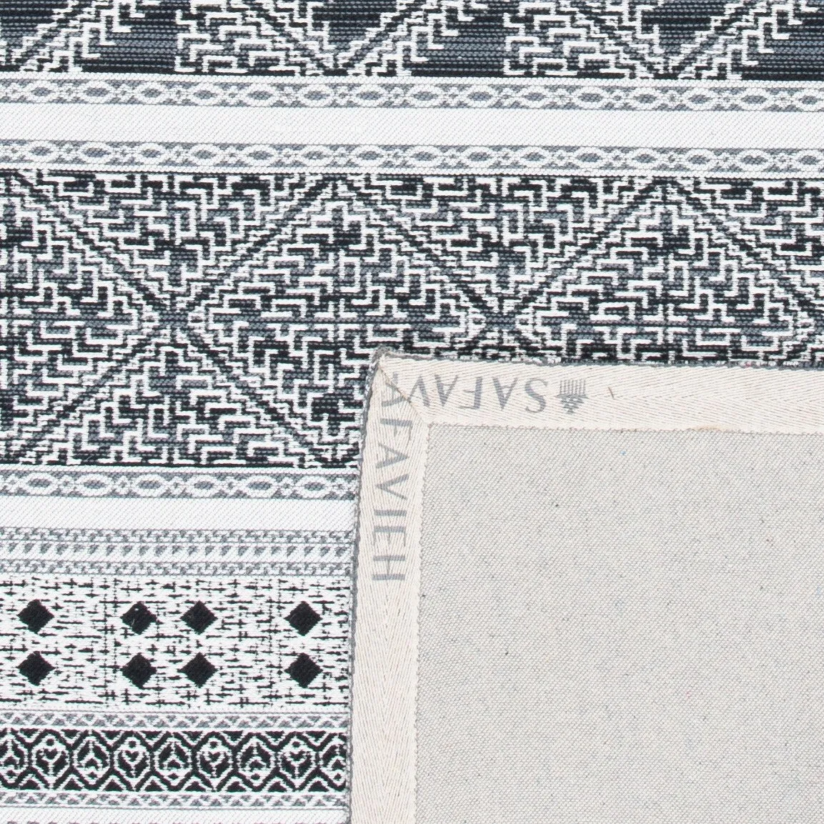 SAFAVIEH Handmade Classic Vintage Suhasini Rug