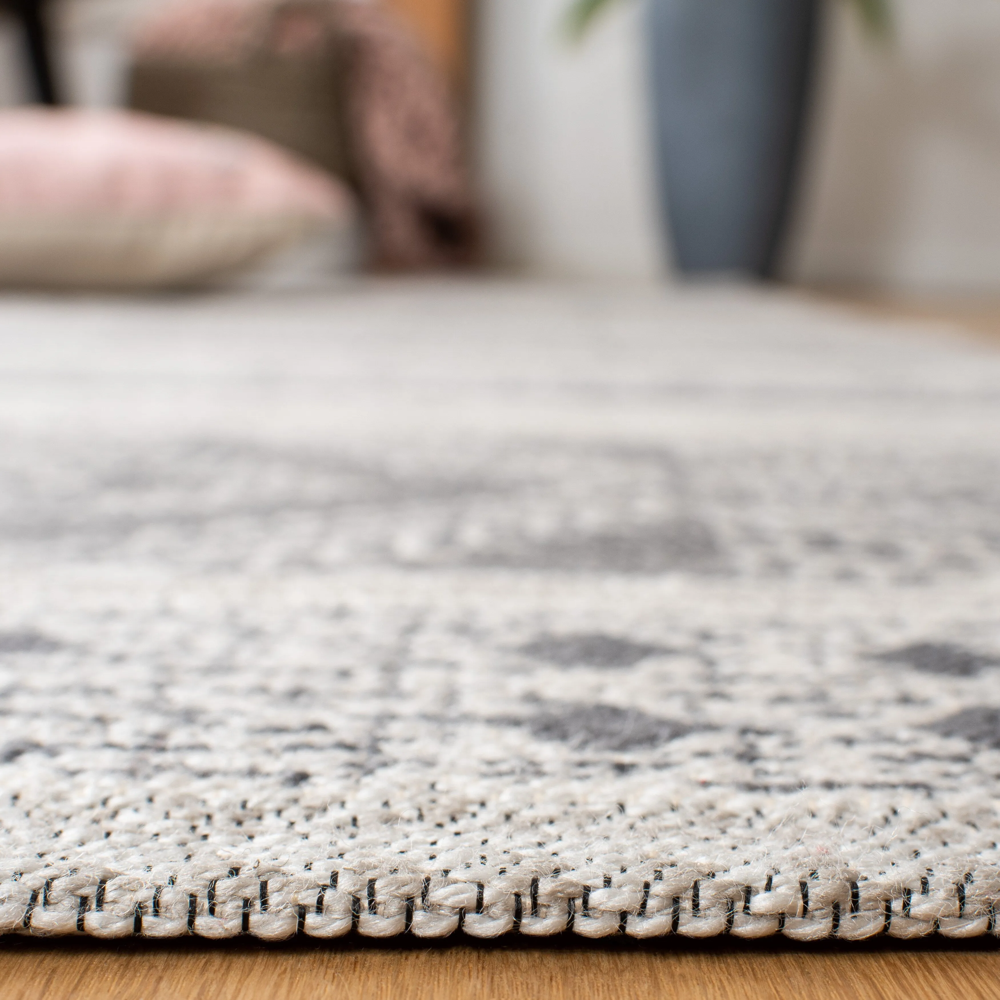 SAFAVIEH Handmade Classic Vintage Suhasini Rug