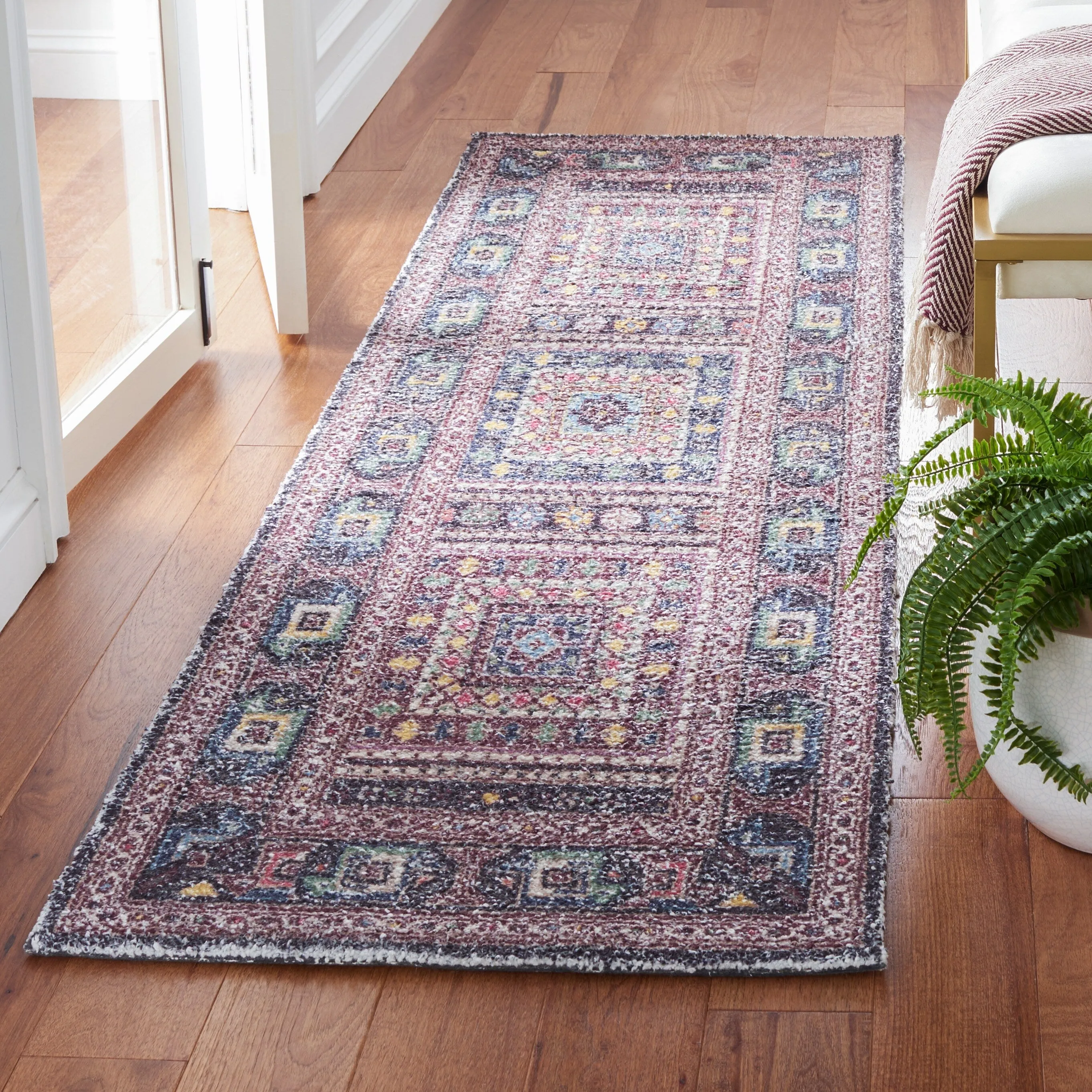 SAFAVIEH Handmade Classic Vintage Zemfira Transitional Polyester Rug