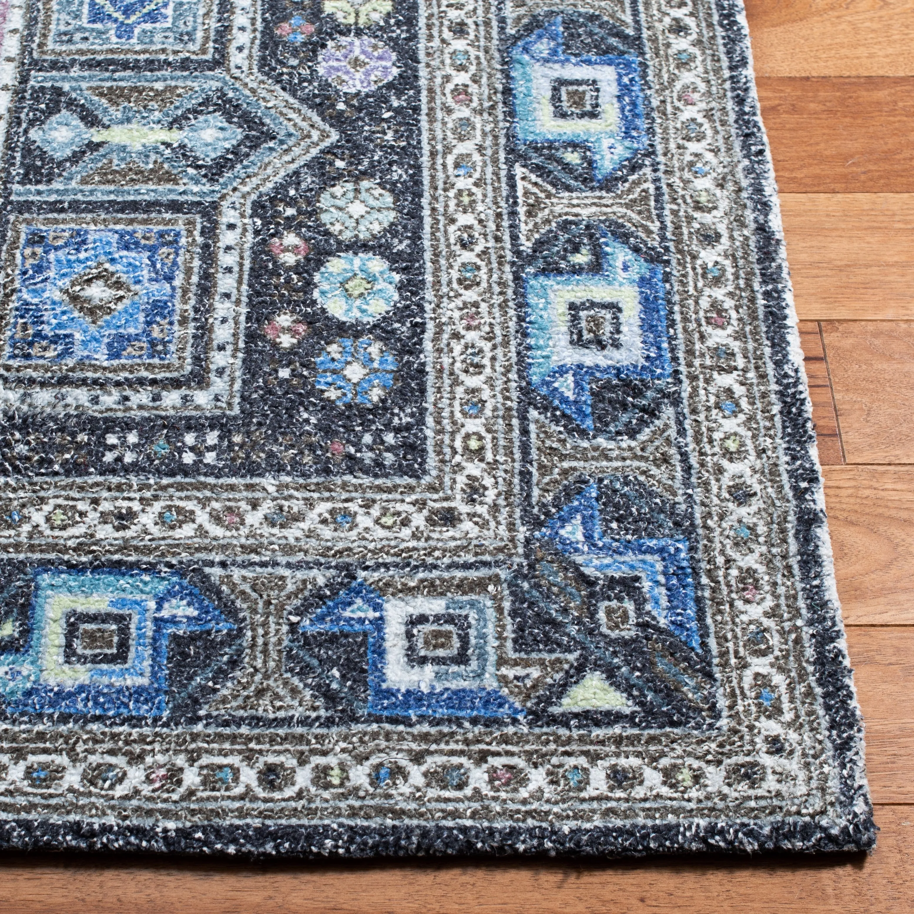 SAFAVIEH Handmade Classic Vintage Zemfira Transitional Polyester Rug