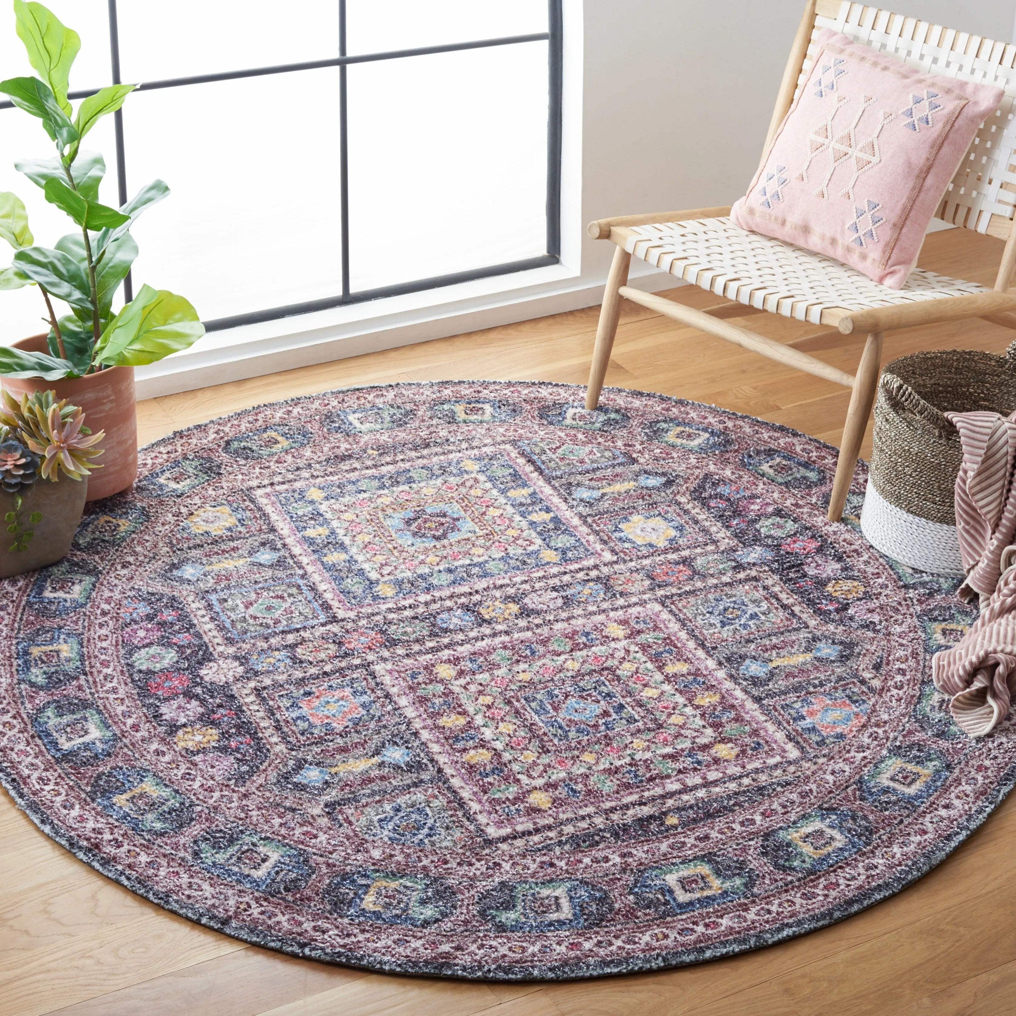 SAFAVIEH Handmade Classic Vintage Zemfira Transitional Polyester Rug