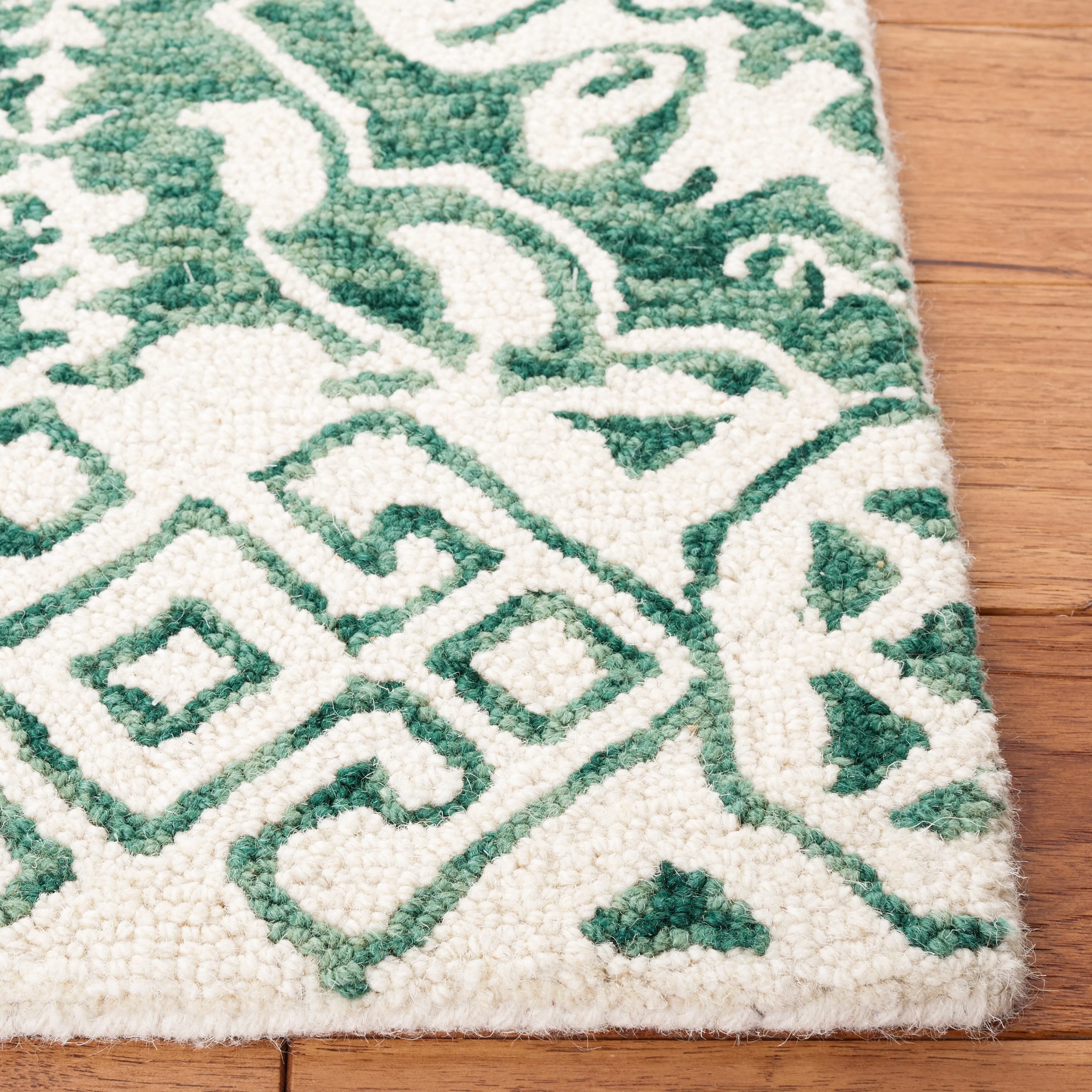 SAFAVIEH Handmade Dip Dye Elvedina Floral Wool Rug