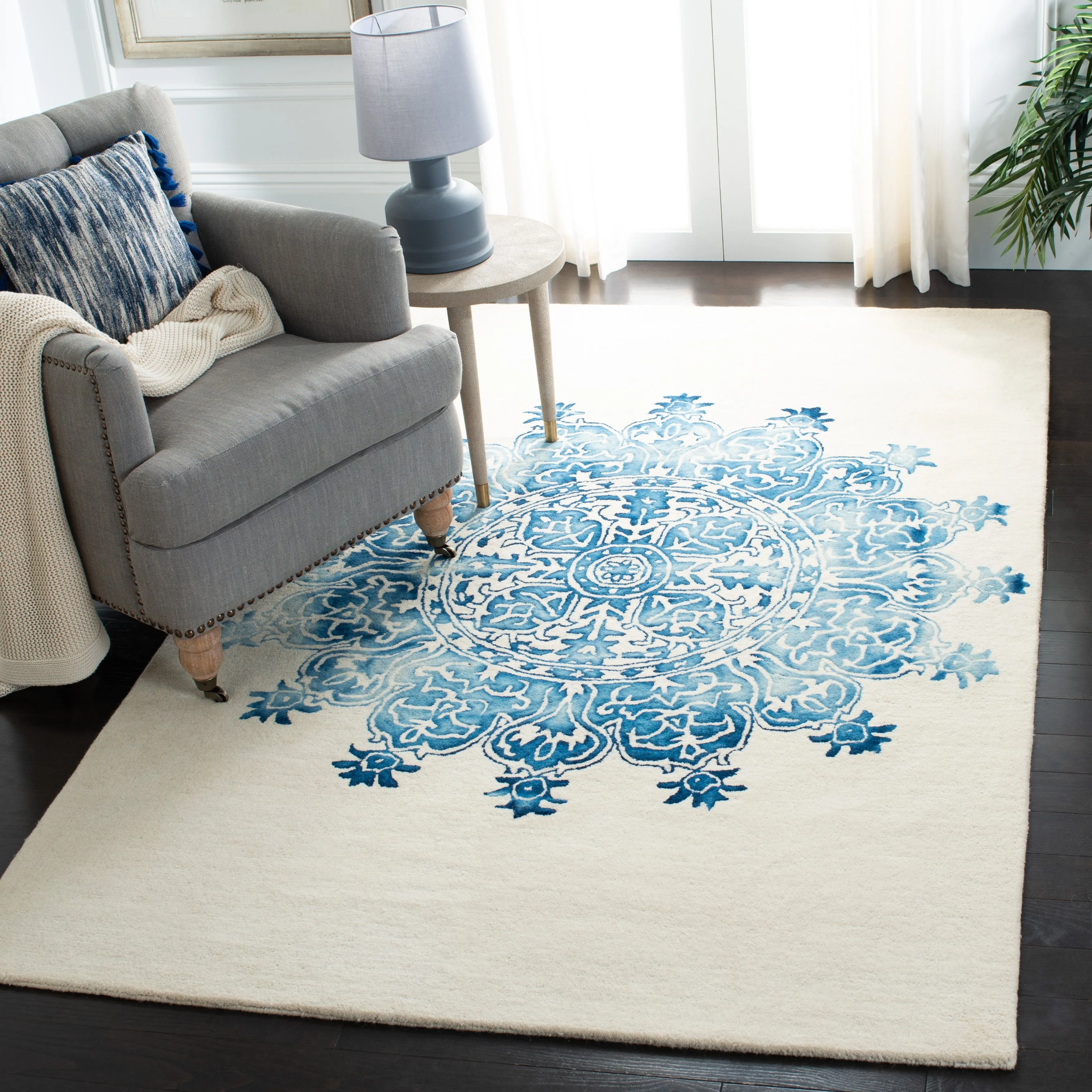 SAFAVIEH Handmade Dip Dye Katjusha Vintage Boho Wool Rug