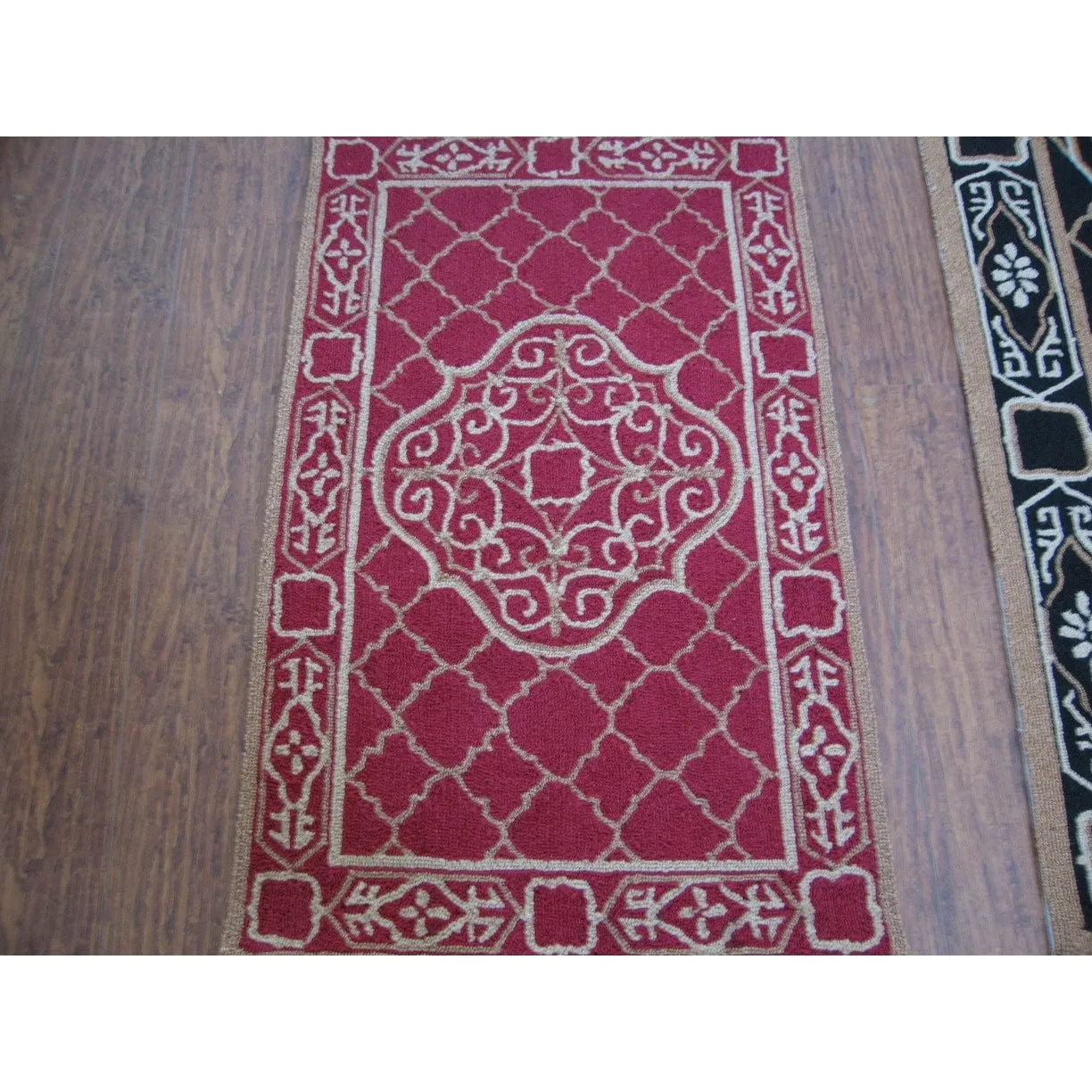 SAFAVIEH. Handmade Easy Care Iulieana Oriental Rug