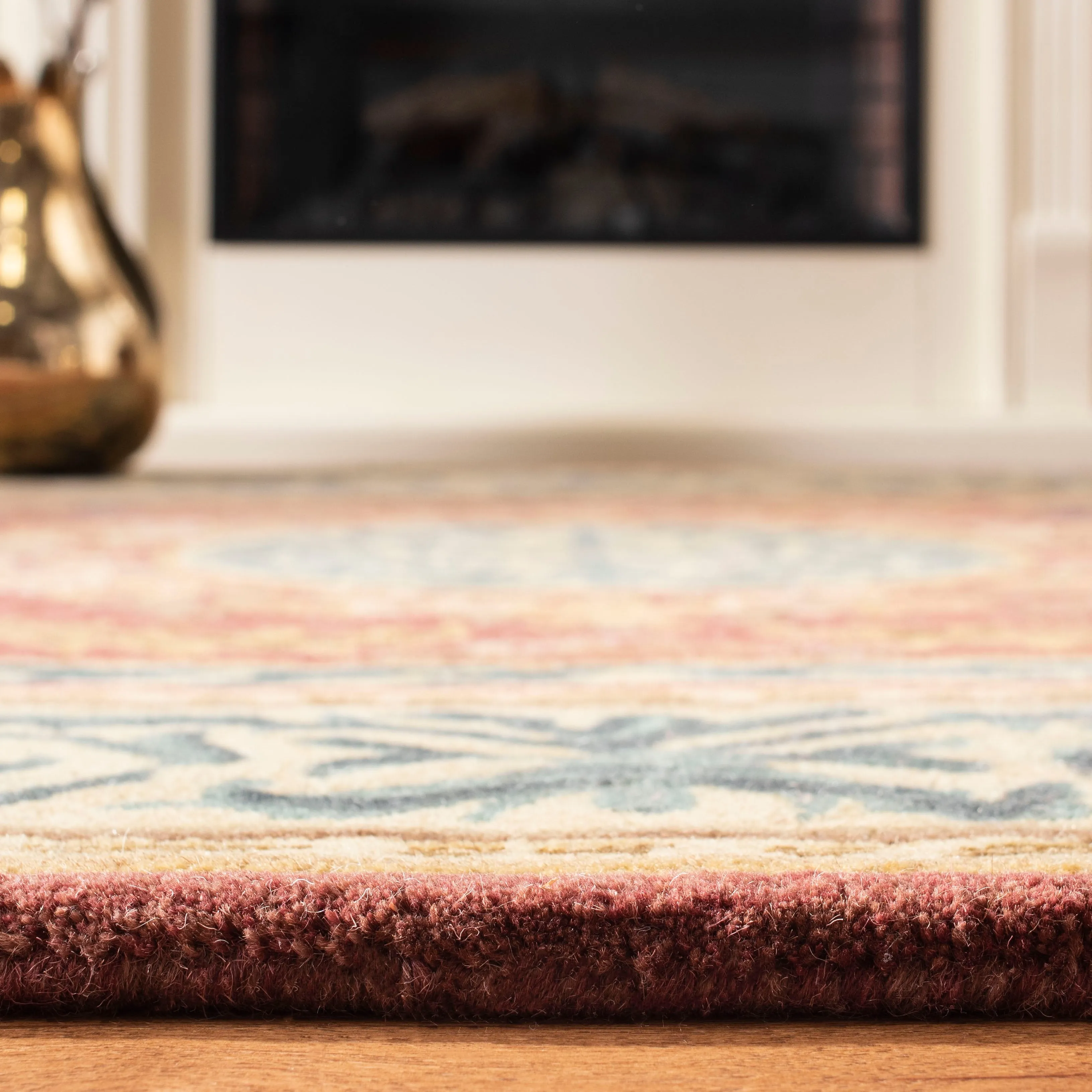 SAFAVIEH Handmade Empire Orvokki Traditional Oriental Wool Rug