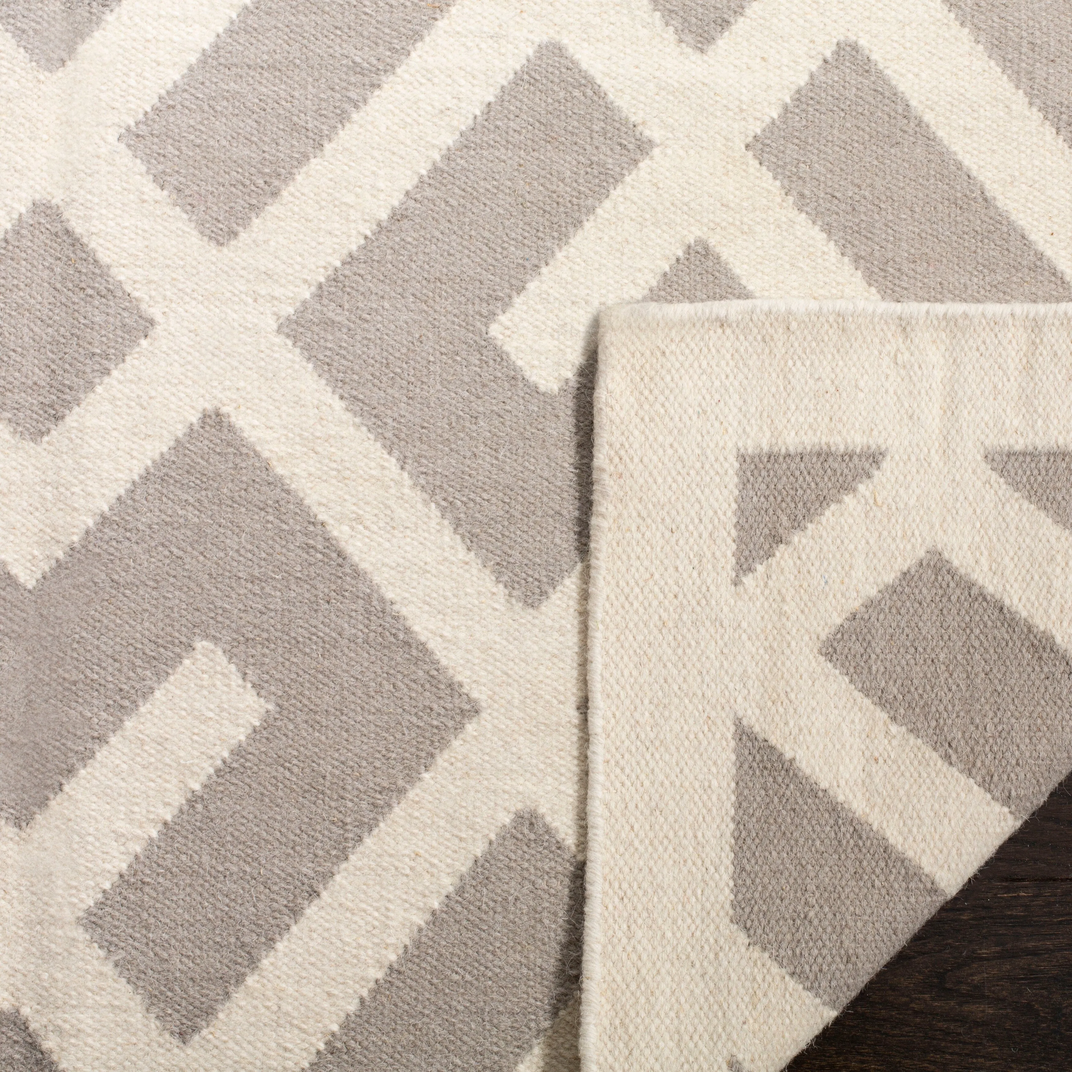 SAFAVIEH Handmade Flatweave Dhurries Eildine Modern Moroccan Wool Rug