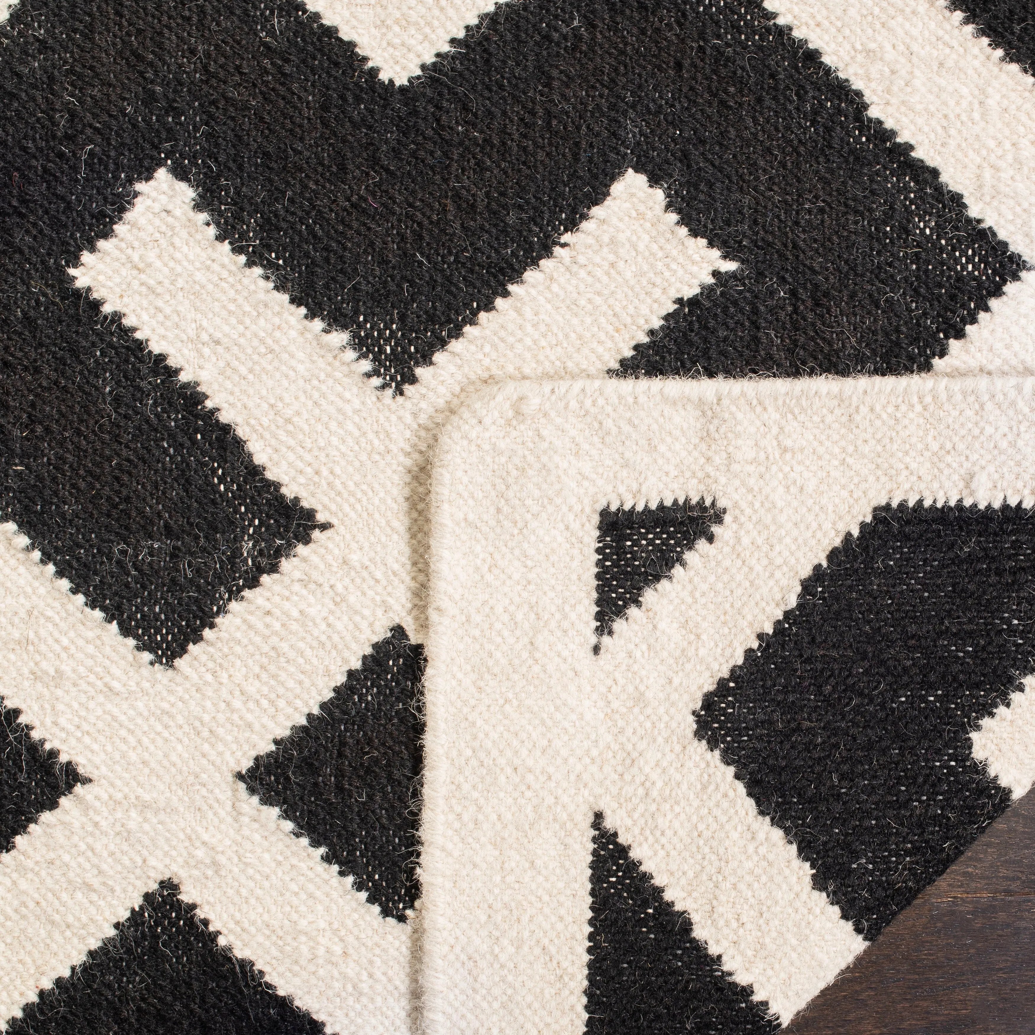 SAFAVIEH Handmade Flatweave Dhurries Eildine Modern Moroccan Wool Rug