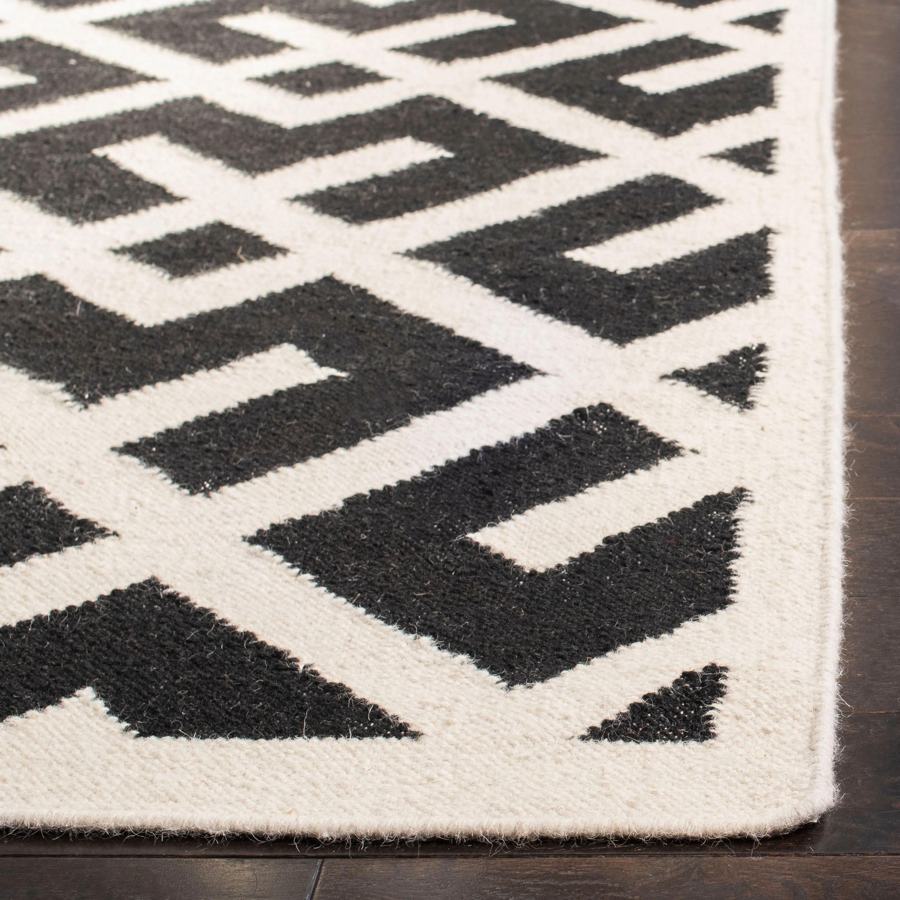 SAFAVIEH Handmade Flatweave Dhurries Eildine Modern Moroccan Wool Rug