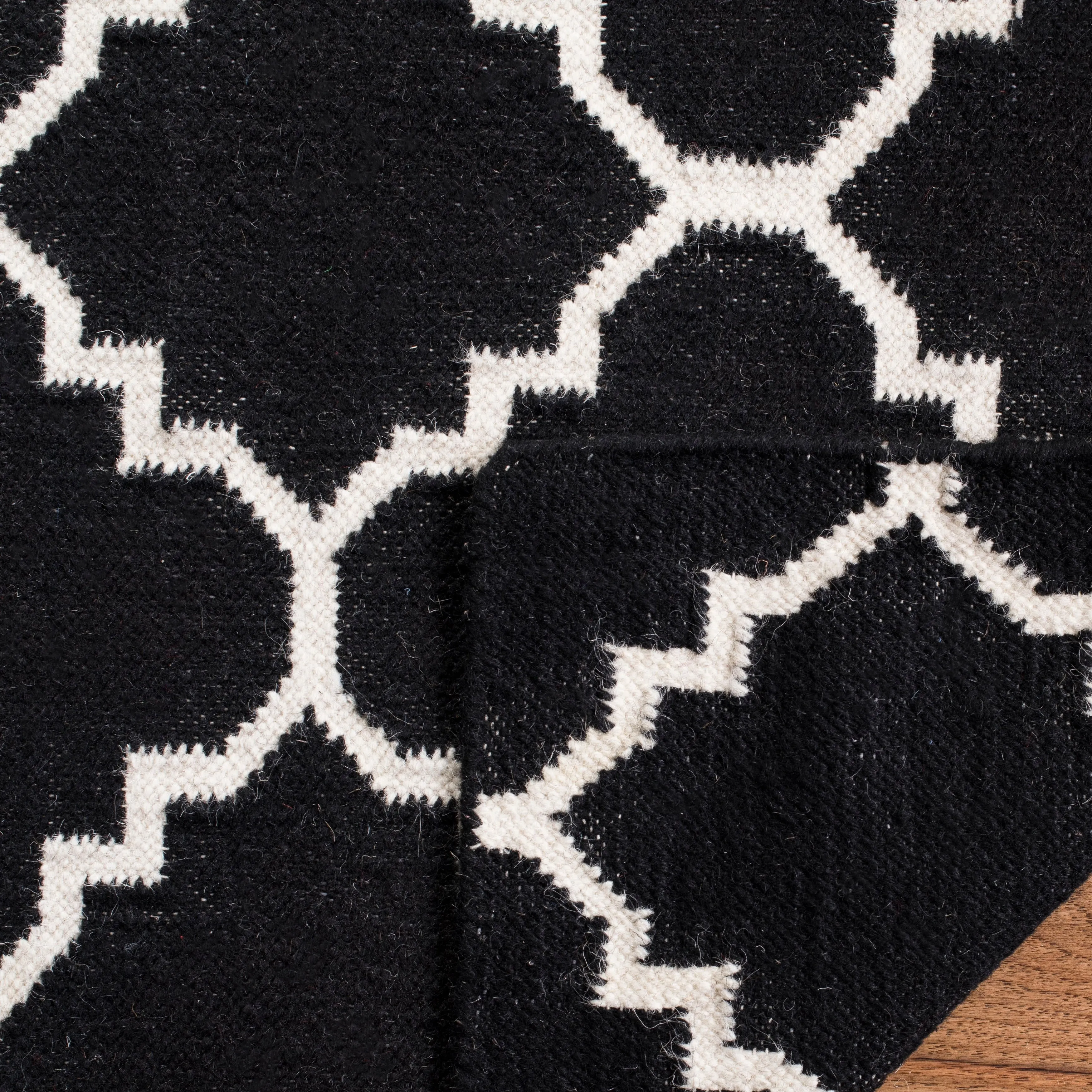 SAFAVIEH Handmade Flatweave Dhurries Taalke Modern Wool Rug