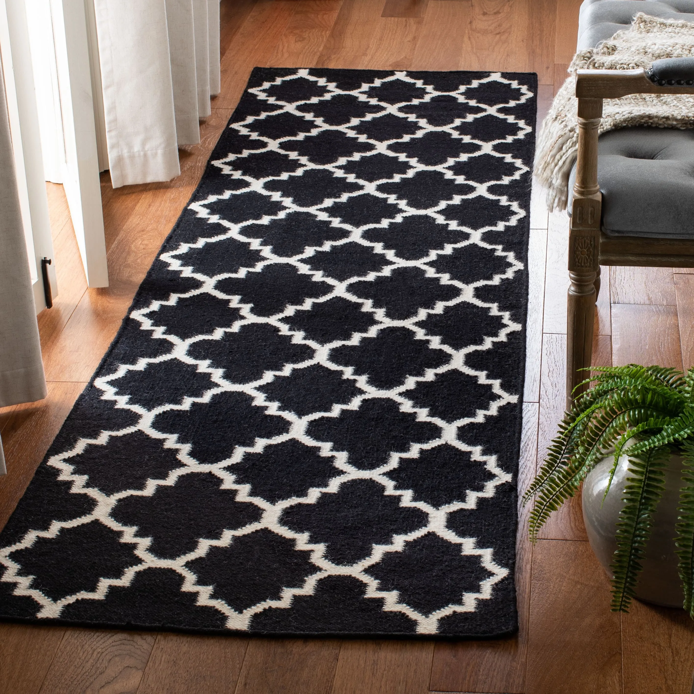 SAFAVIEH Handmade Flatweave Dhurries Taalke Modern Wool Rug