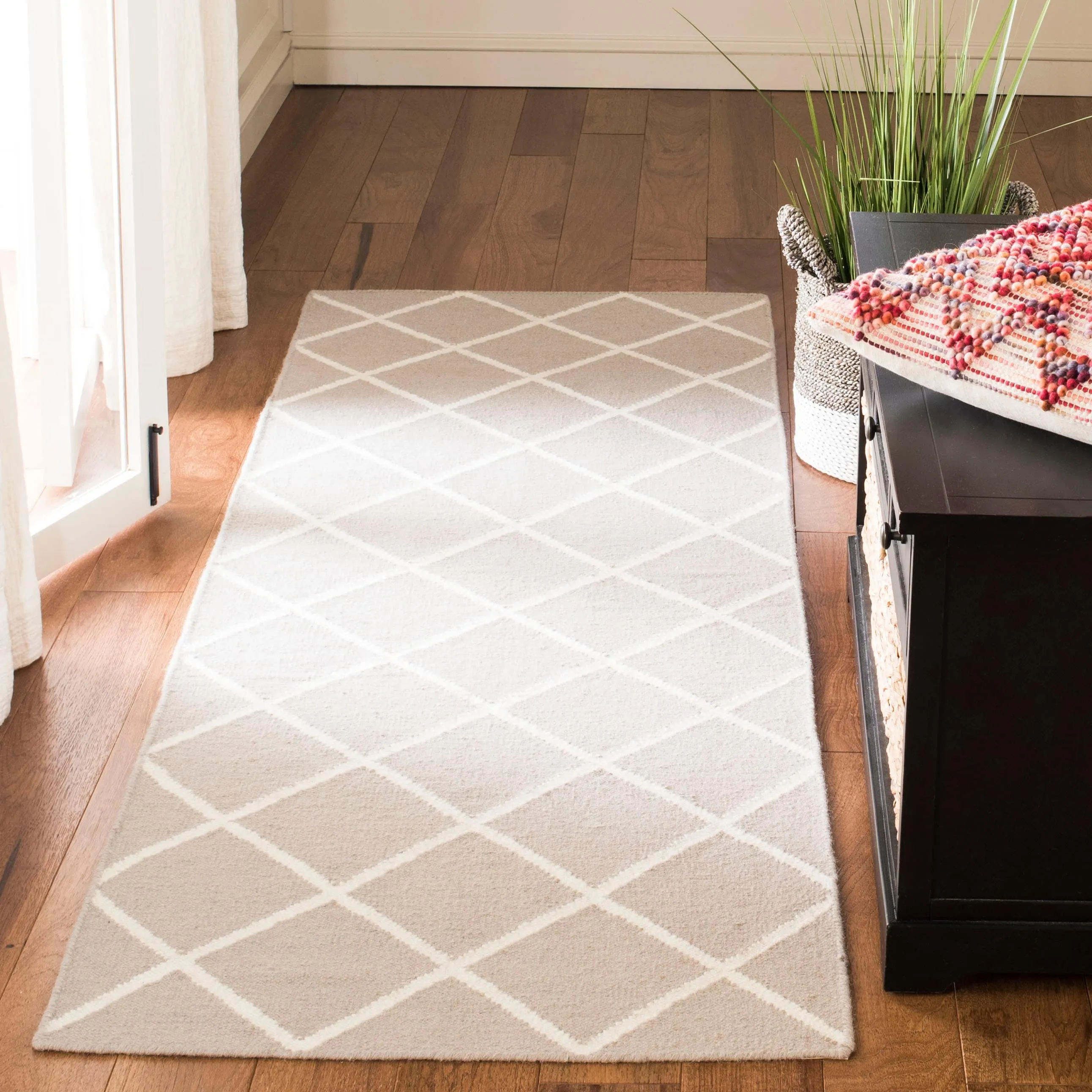 SAFAVIEH Handmade Flatweave Dhurries Valdi Modern Moroccan Wool Rug