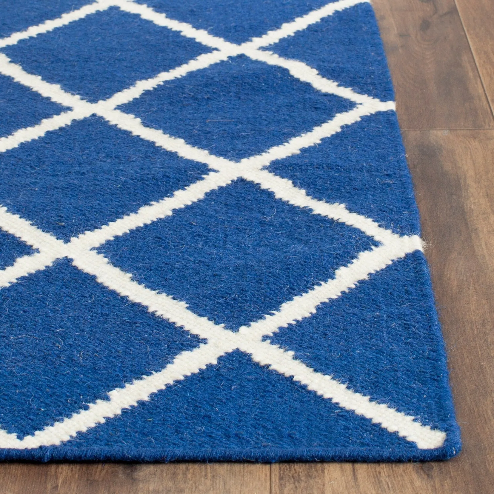 SAFAVIEH Handmade Flatweave Dhurries Valdi Modern Moroccan Wool Rug
