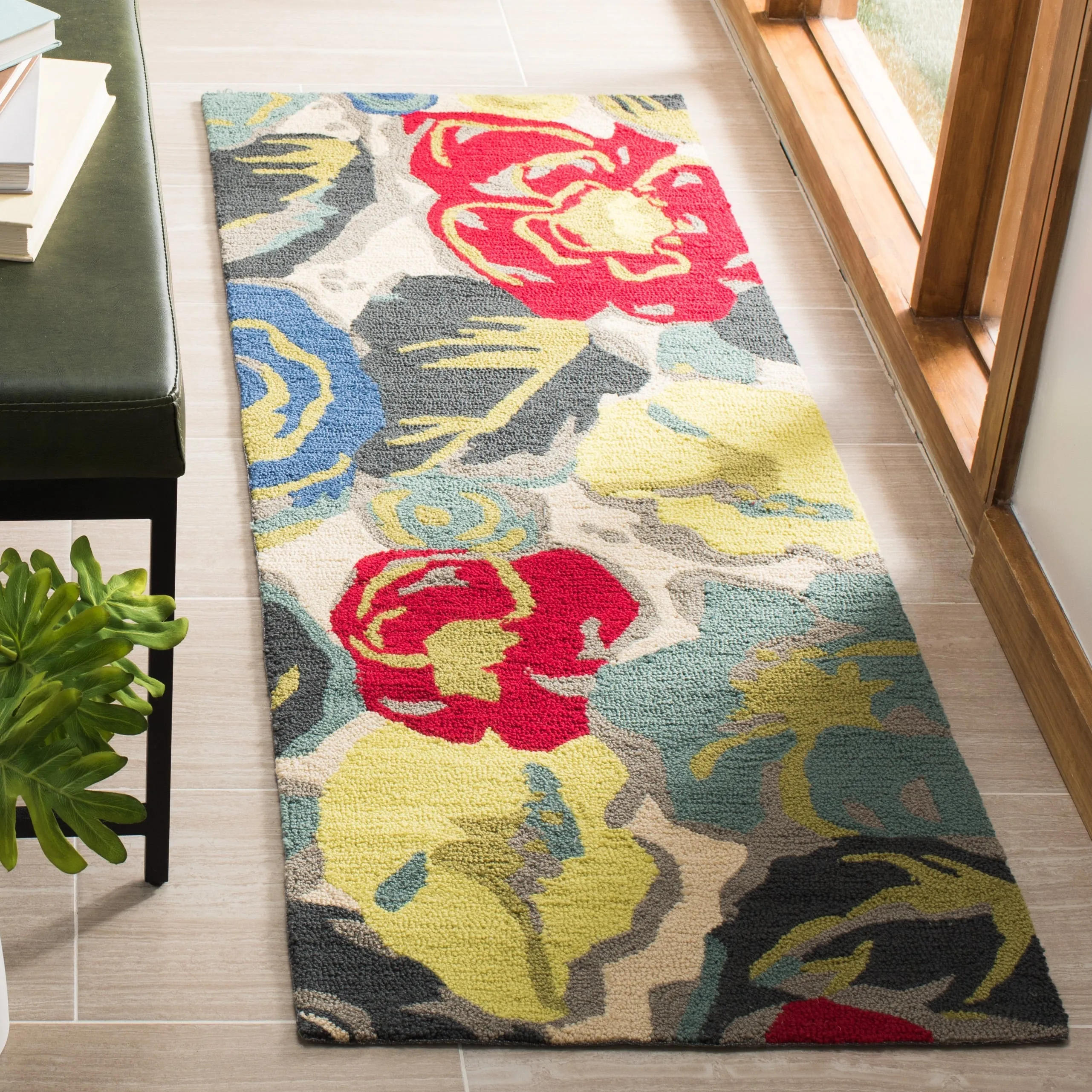 SAFAVIEH Handmade Four Seasons Shkurte Floral Rug