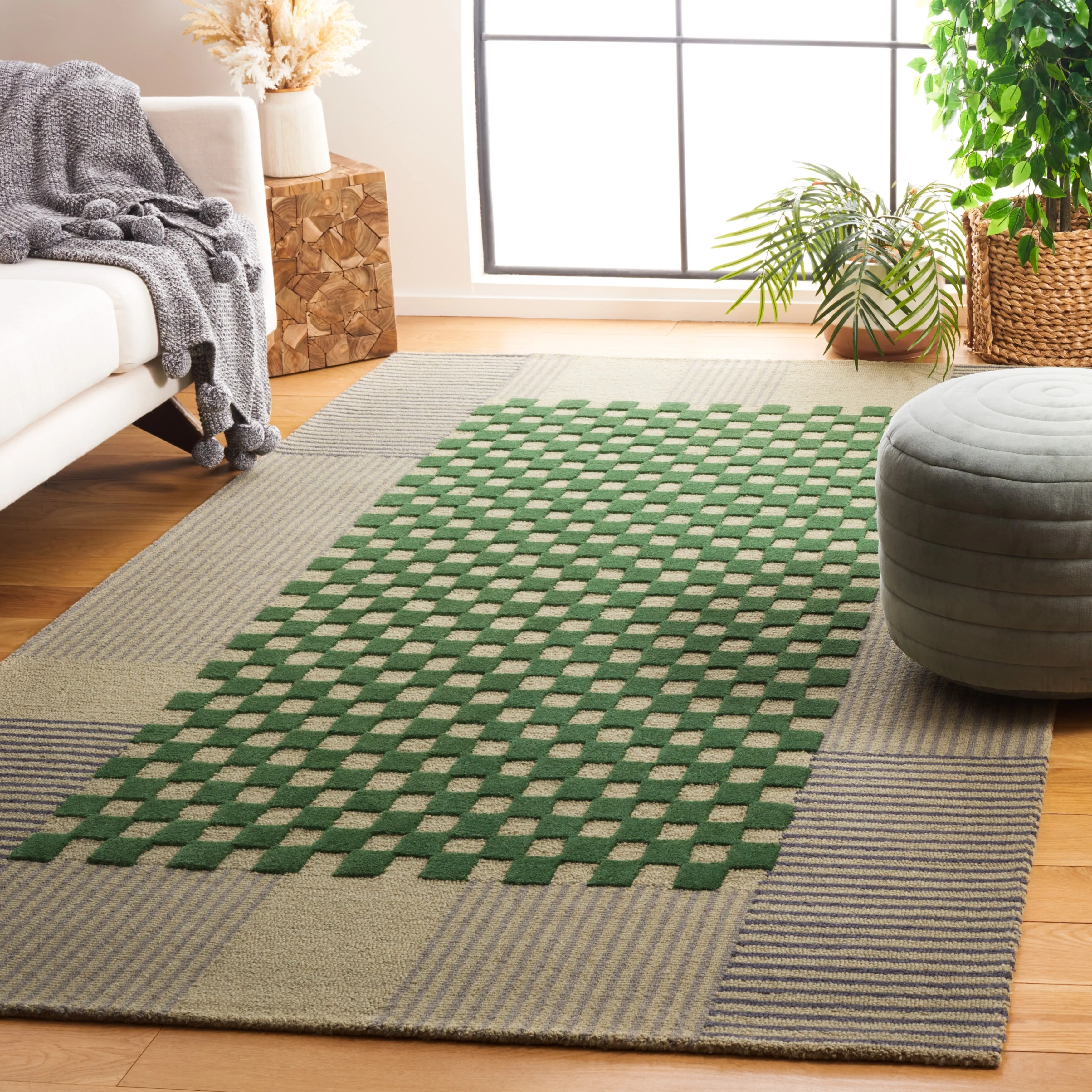 SAFAVIEH Handmade Genre Kiek Checkered Wool Rug