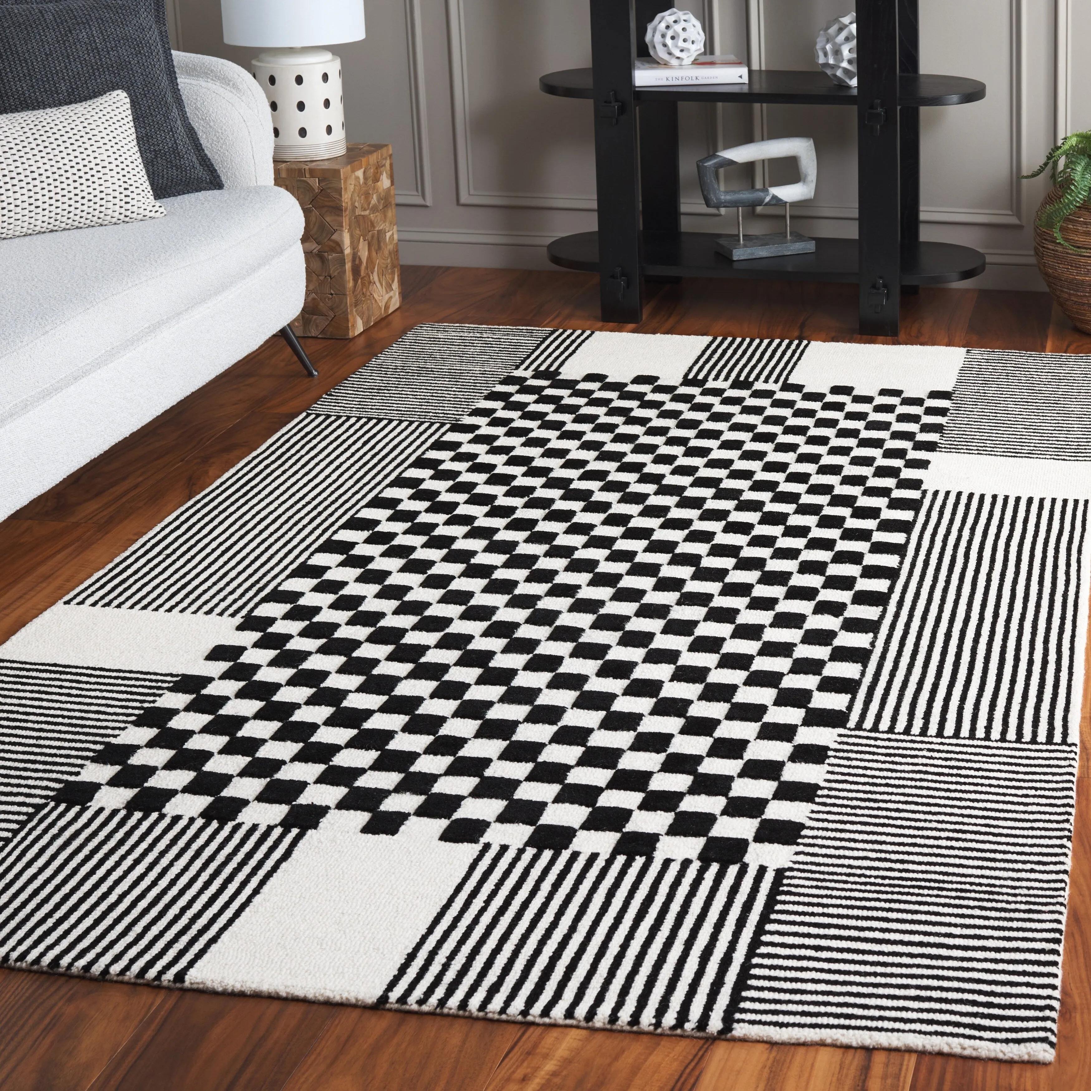 SAFAVIEH Handmade Genre Kiek Checkered Wool Rug
