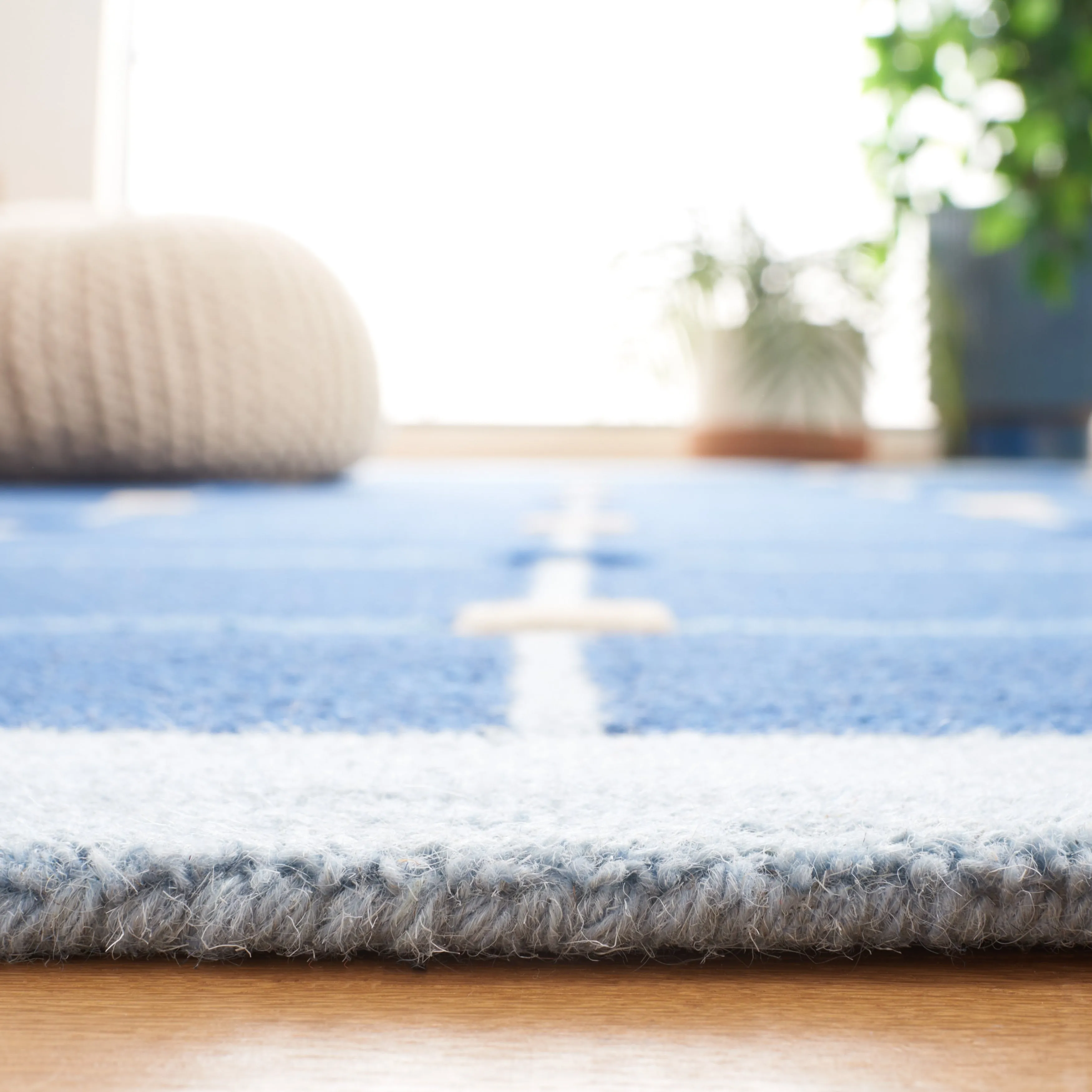 SAFAVIEH Handmade Genre Solenne Checkered Wool Rug